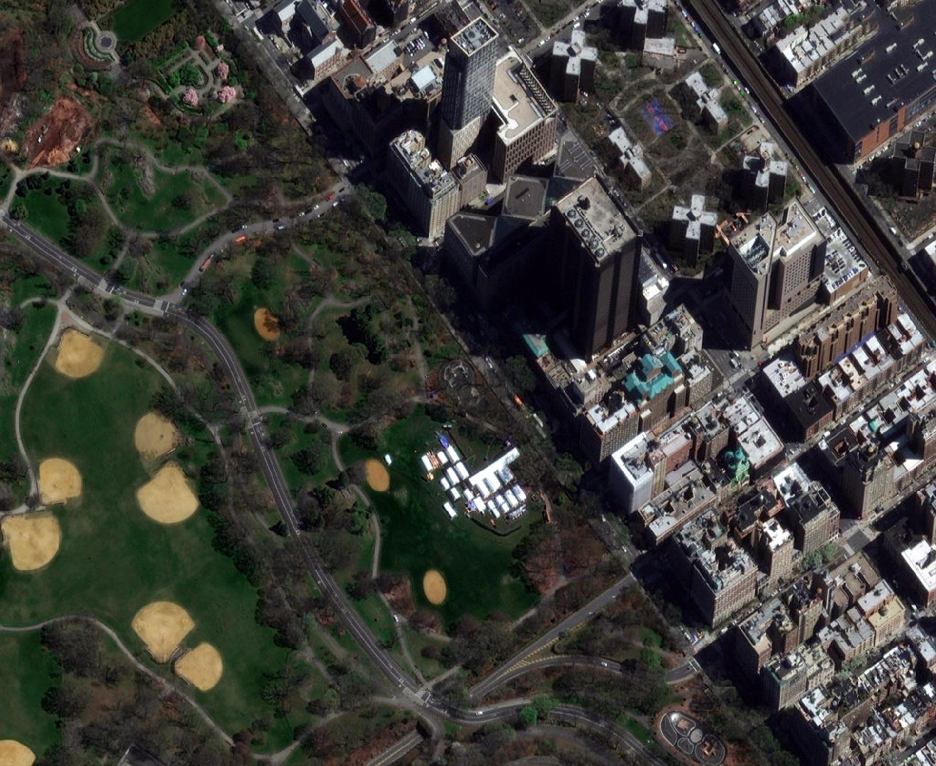 El gobierno de Nueva York instaló un hospital de campaña en el famoso Central Park
