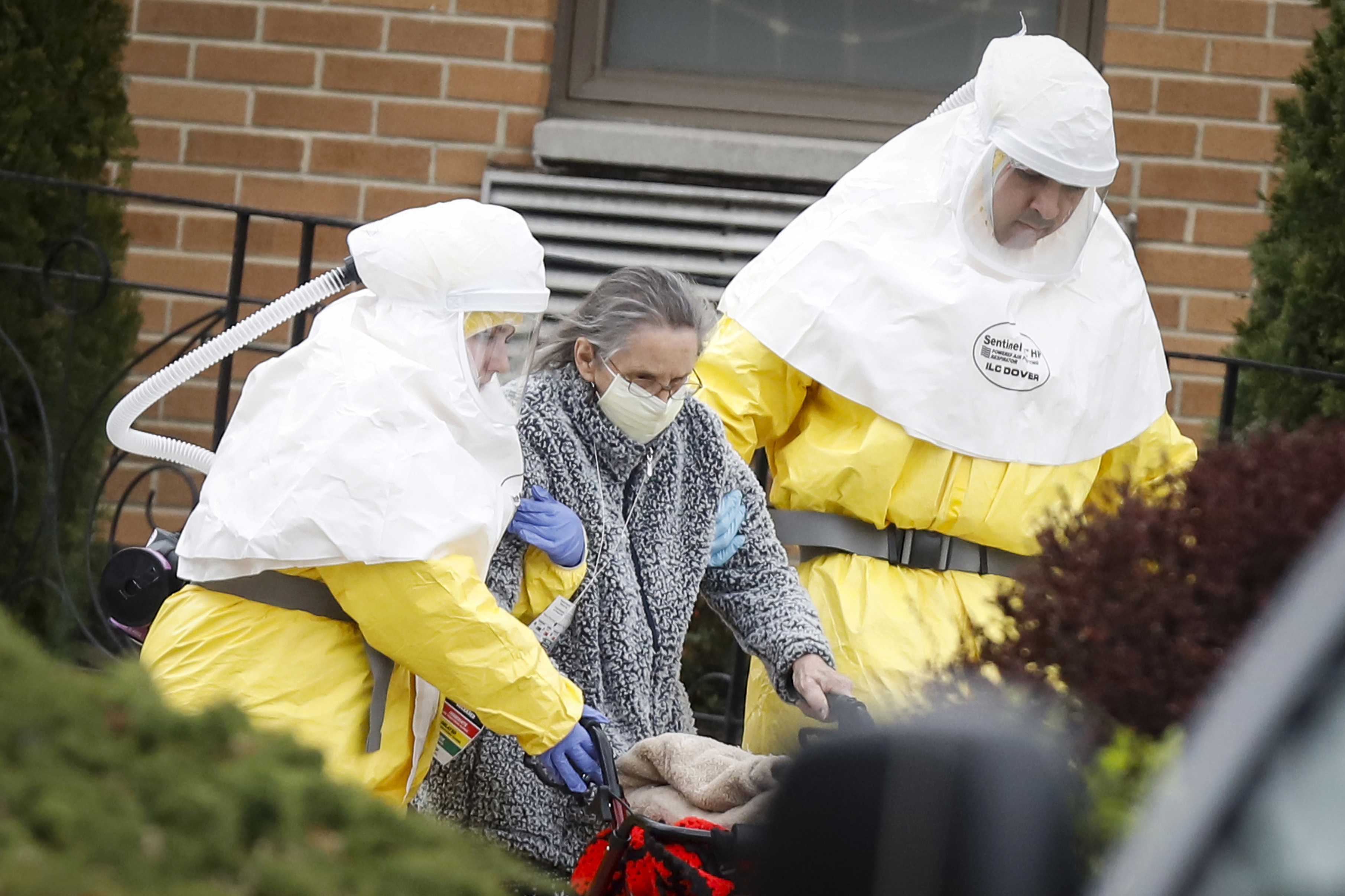 El mayor aumento en las cifras de muertes en la residencias de adultos mayores se produjo en Nueva York (REUTERS/Stefan Jeremiah)