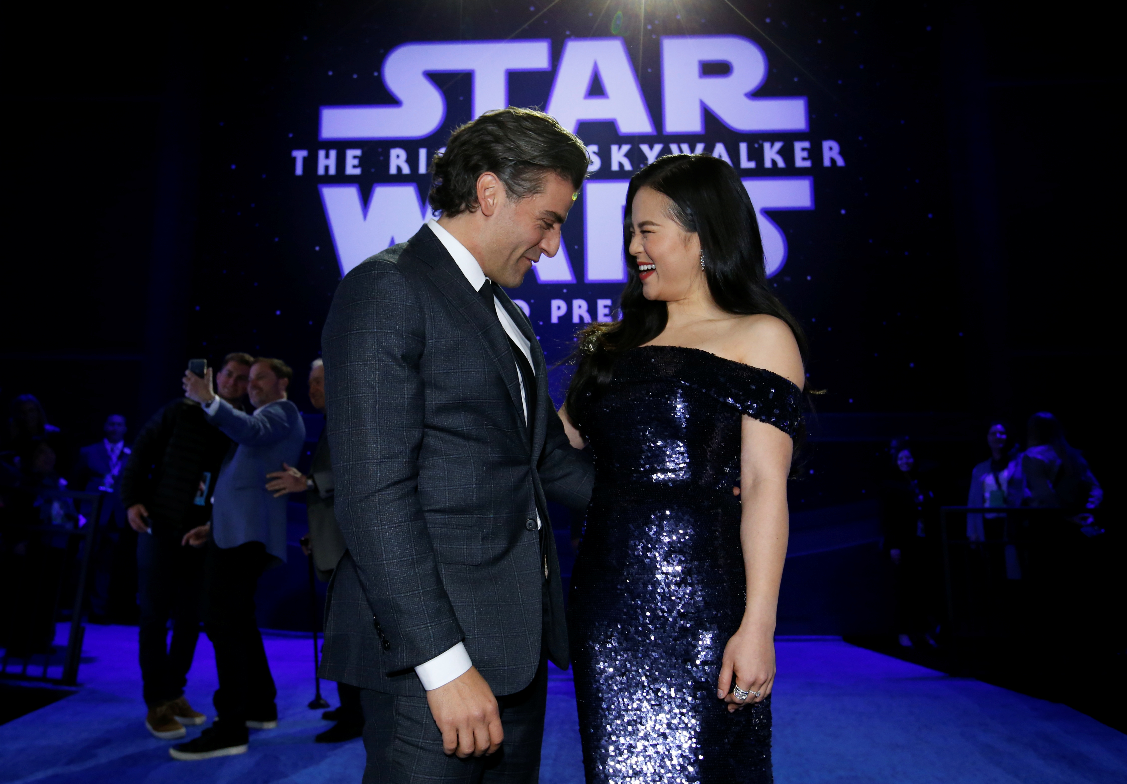 Oscar Isaac y Kelly Marie (Foto: REUTERS/Mario Anzuoni)