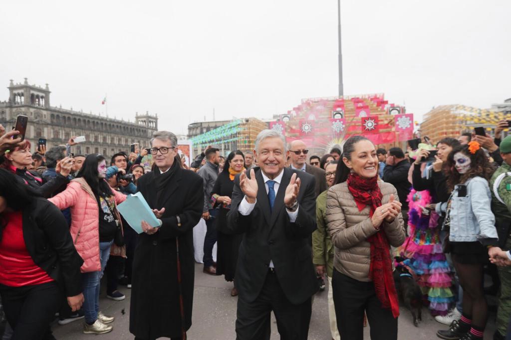 Presidente Andrés Manuel López Obrador, Jefa de Gobierno Claudia Sheinbaum y el secretario de Cultura Capitalino, José Alfonso Suárez del Real (Foto: Presidencial)