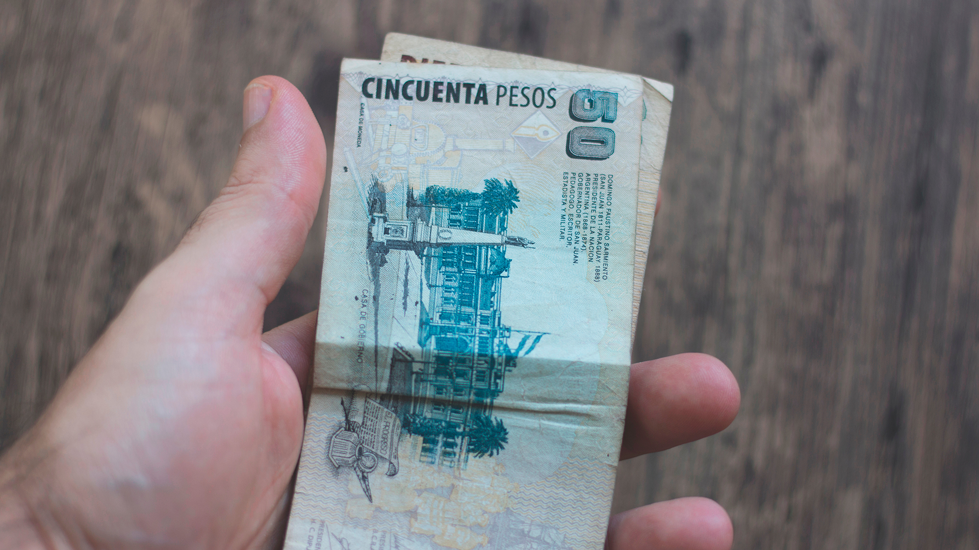 Según señaló la portavoz de la OMS, Fadela Chaib, la agencia de las Naciones Unidas “no” dijo que el efectivo estaba transmitiendo el nuevo coronavirus (Shutterstock)
