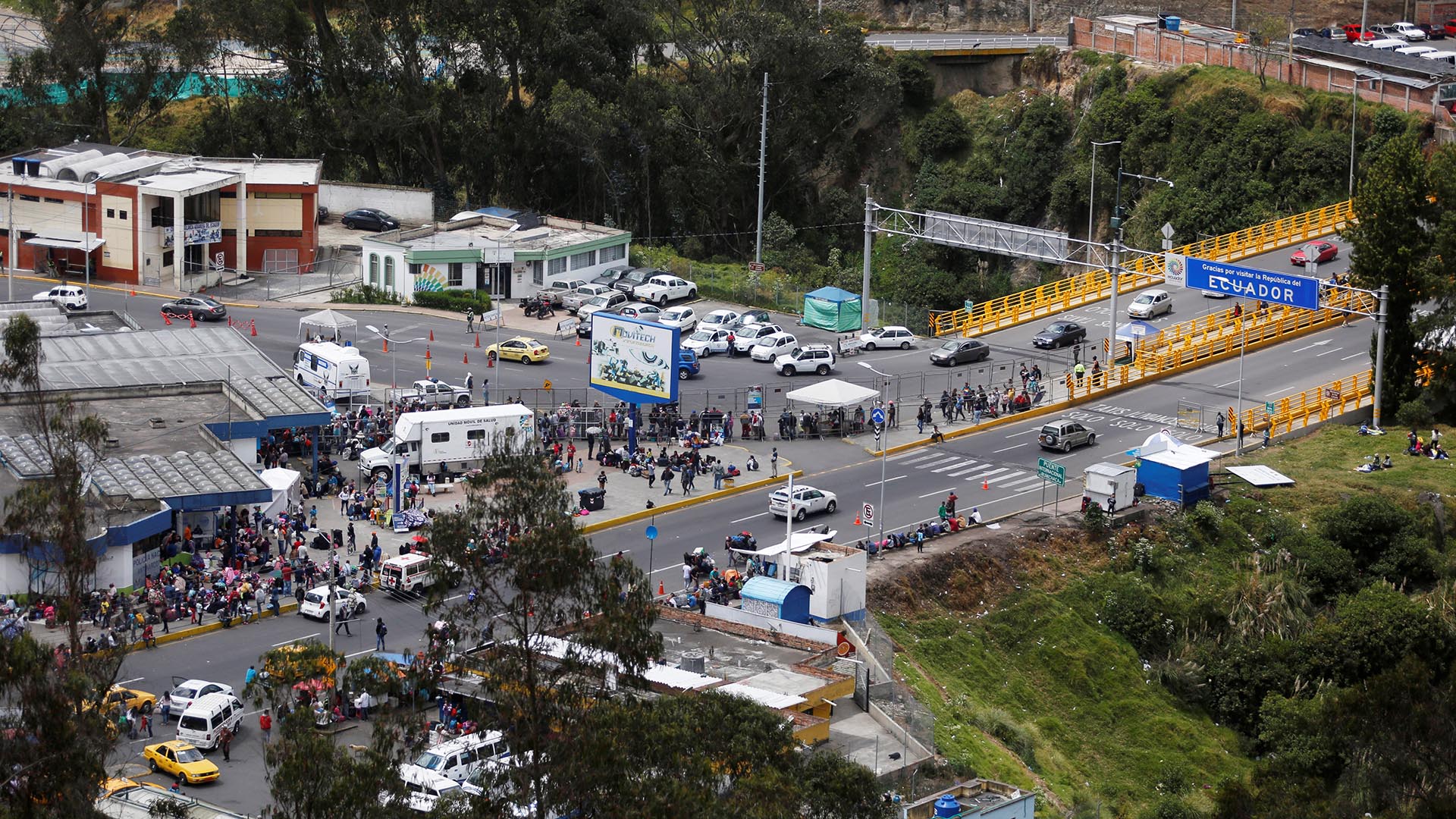 Un paso fronterizo entre Ecuador y Colombia (REUTERS/Daniel Tapia)