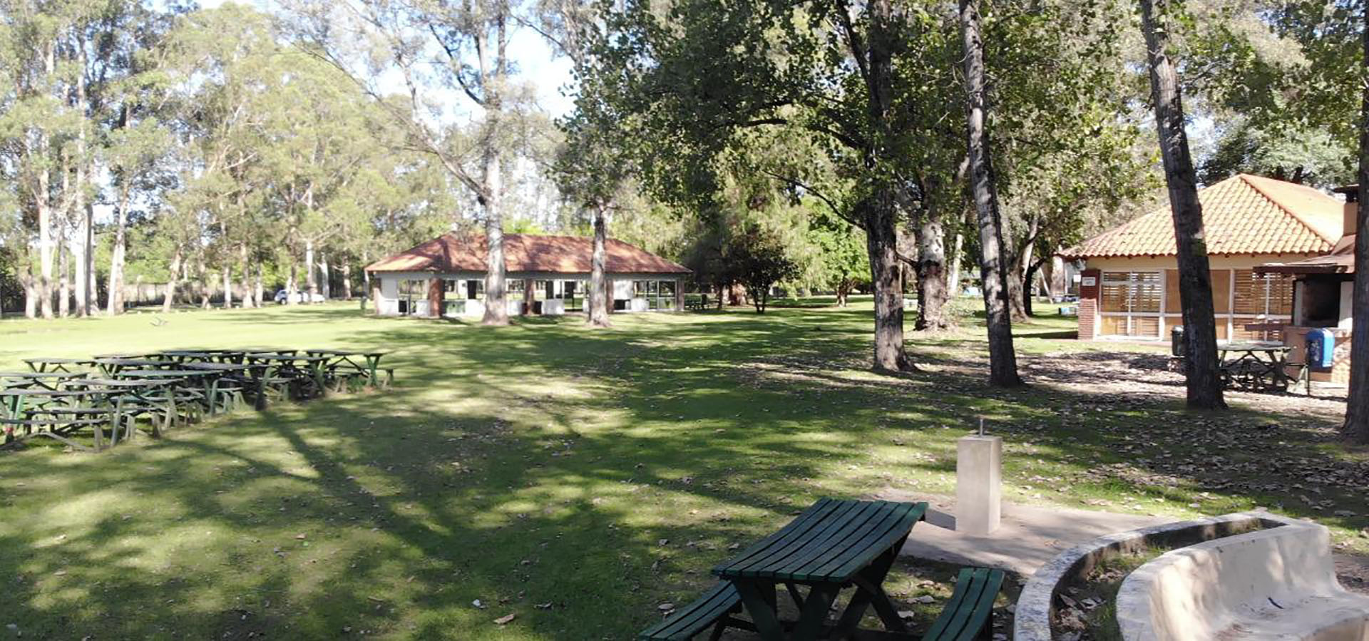 La sede como conocida como la "Isla" de hebraica en Pilar.