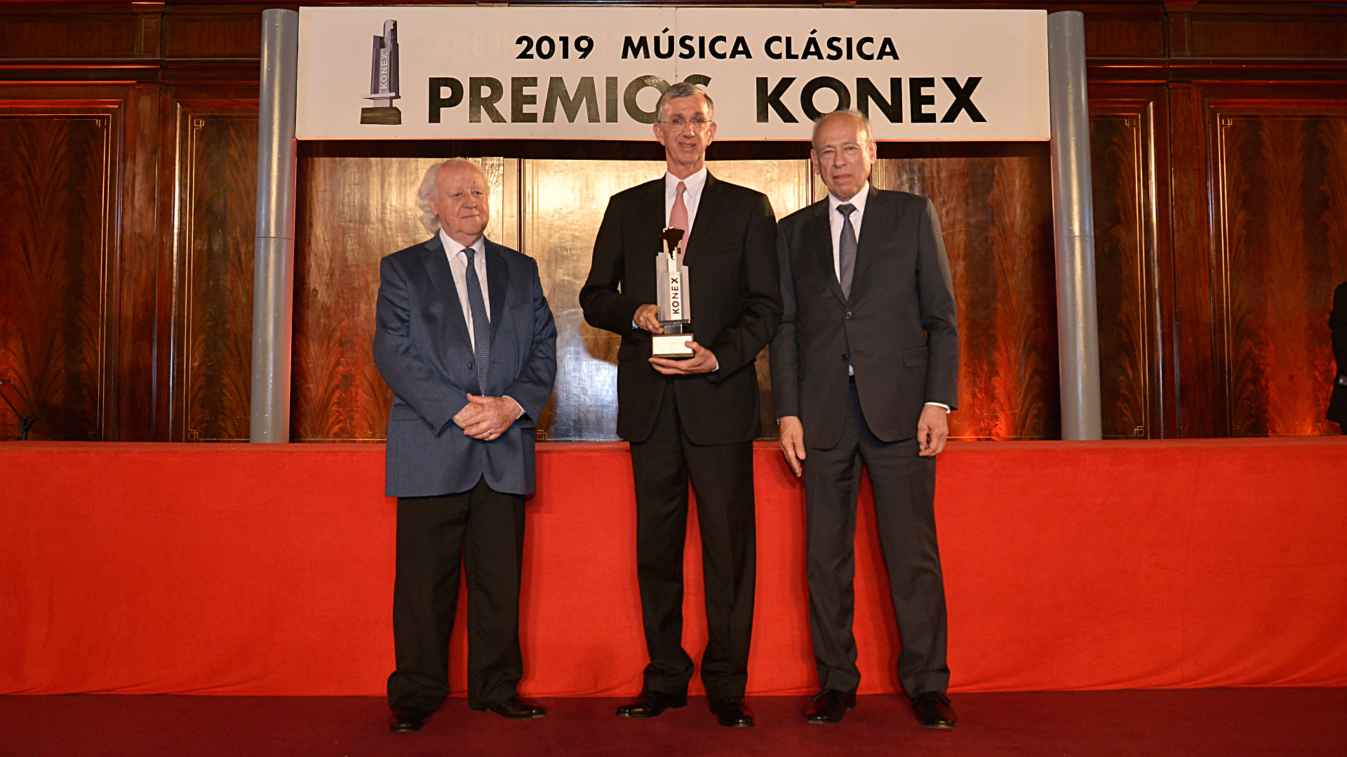 En la categoría Konex Mercosur fue reconocido el brasilero Nelson Freire que no pudo estar presente y en su lugar recibió la estatuilla el embajador de Brasil, Sergio Danese