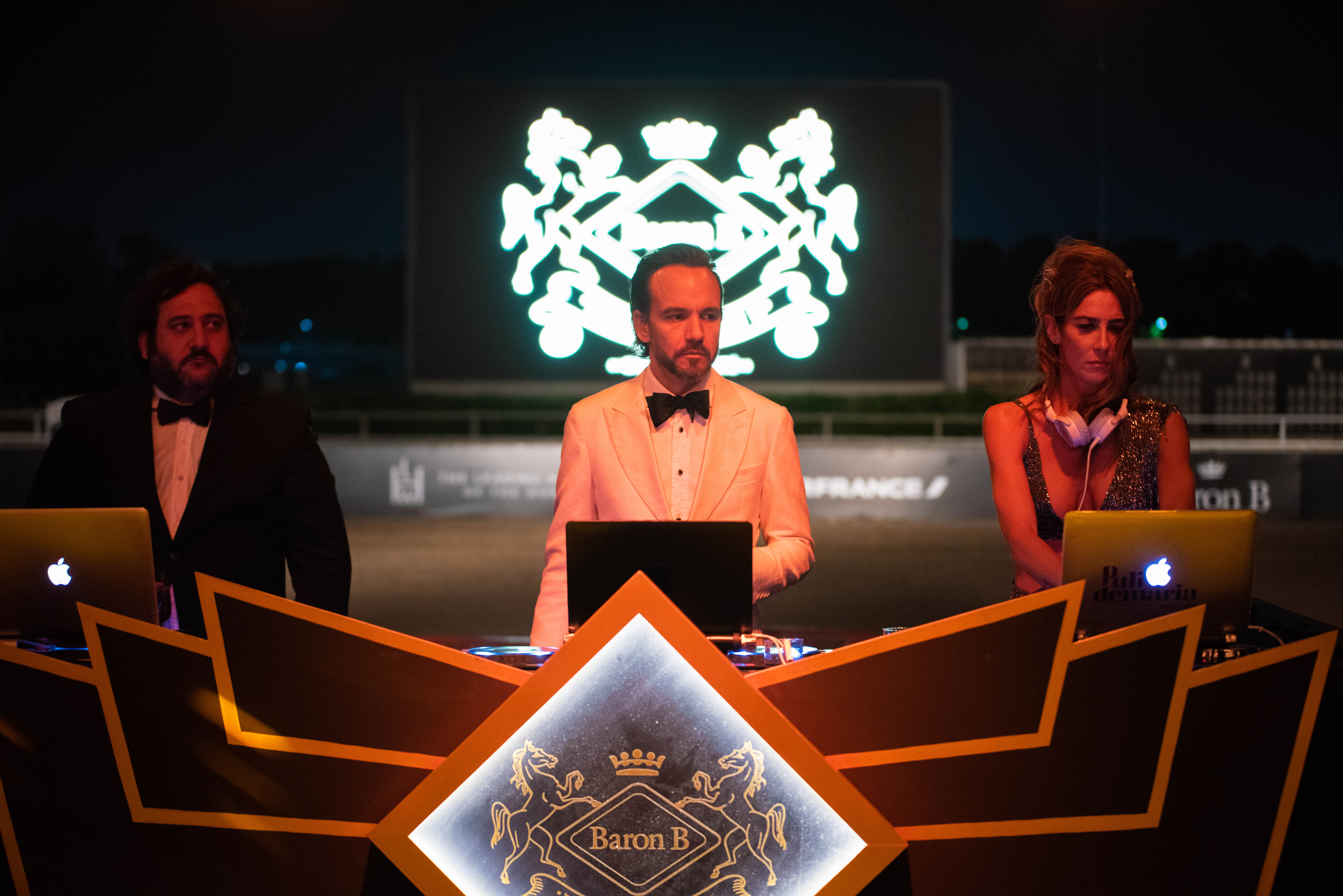 El tridente de Djs Sarapura a cargo de la música de la gran gala