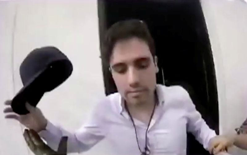Ovidio Guzmán tras ser capturado por la policía militar mexicana en un complejo residencial cerca del centro de Culiacán, en el estado de Sinaloa, el 17 de octubre de 2019 (Foto: Captura de pantalla)