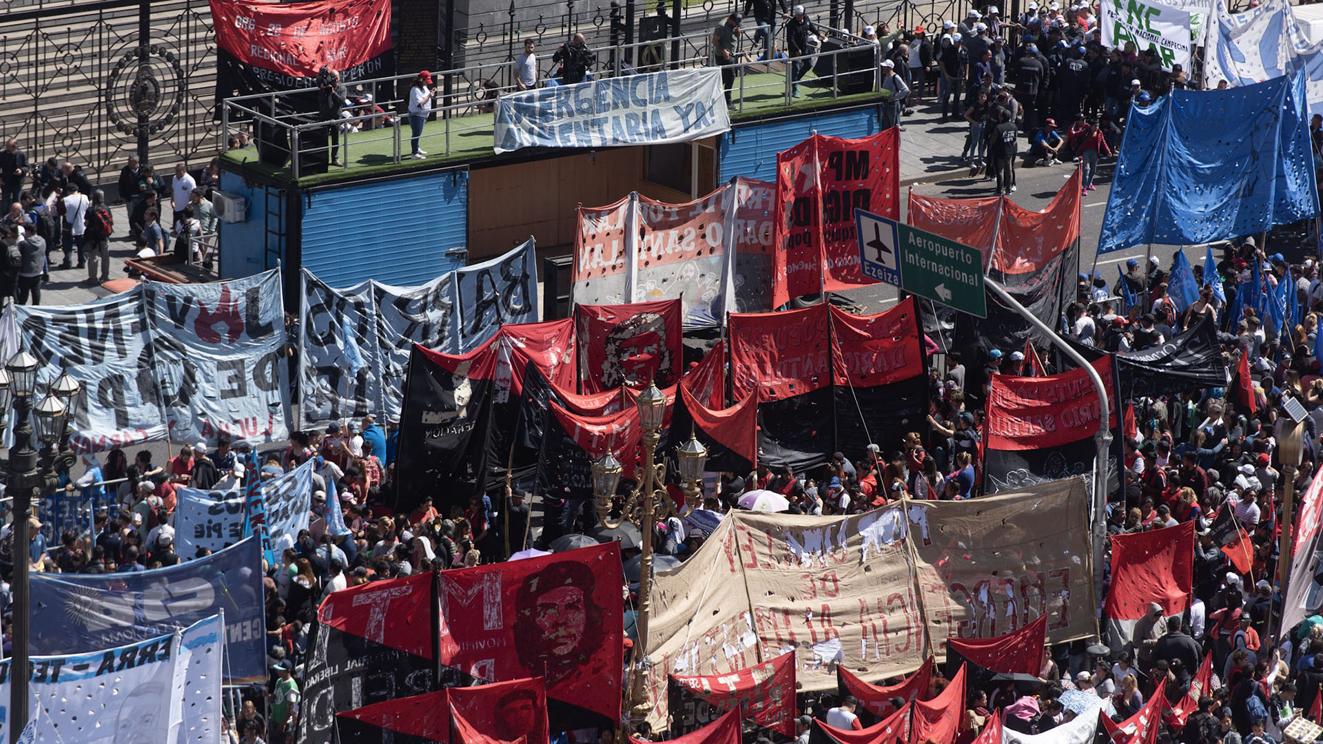 Organizaciones sociales llevaron adelante diversas manifestaciones reclamando la Ley de Emergencia Alimentaria (Adrián Escandar)