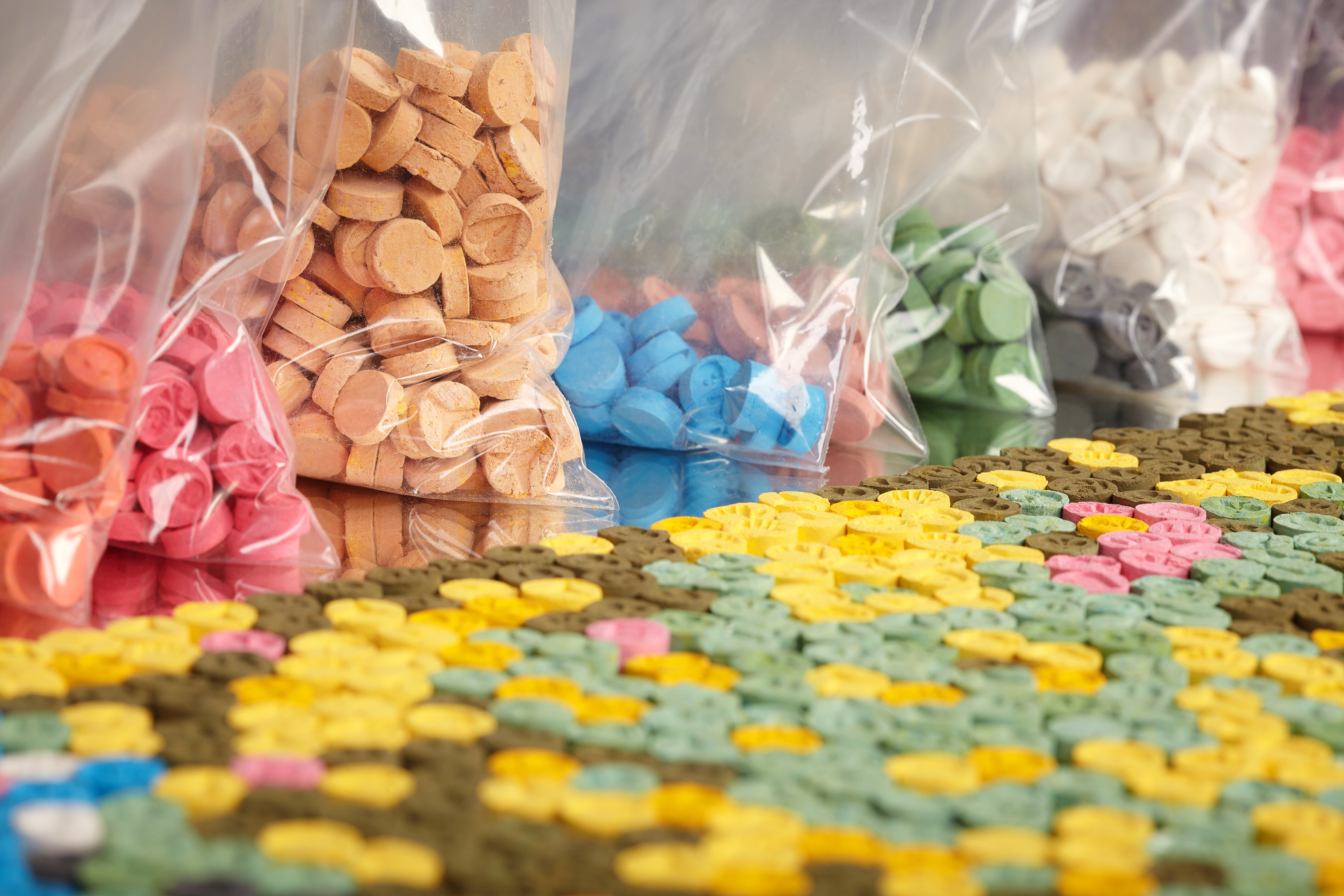 Durante estos últimos años surgieron más de 100 reportes de nuevas pastillas en la noche porteña (Shutterstock)