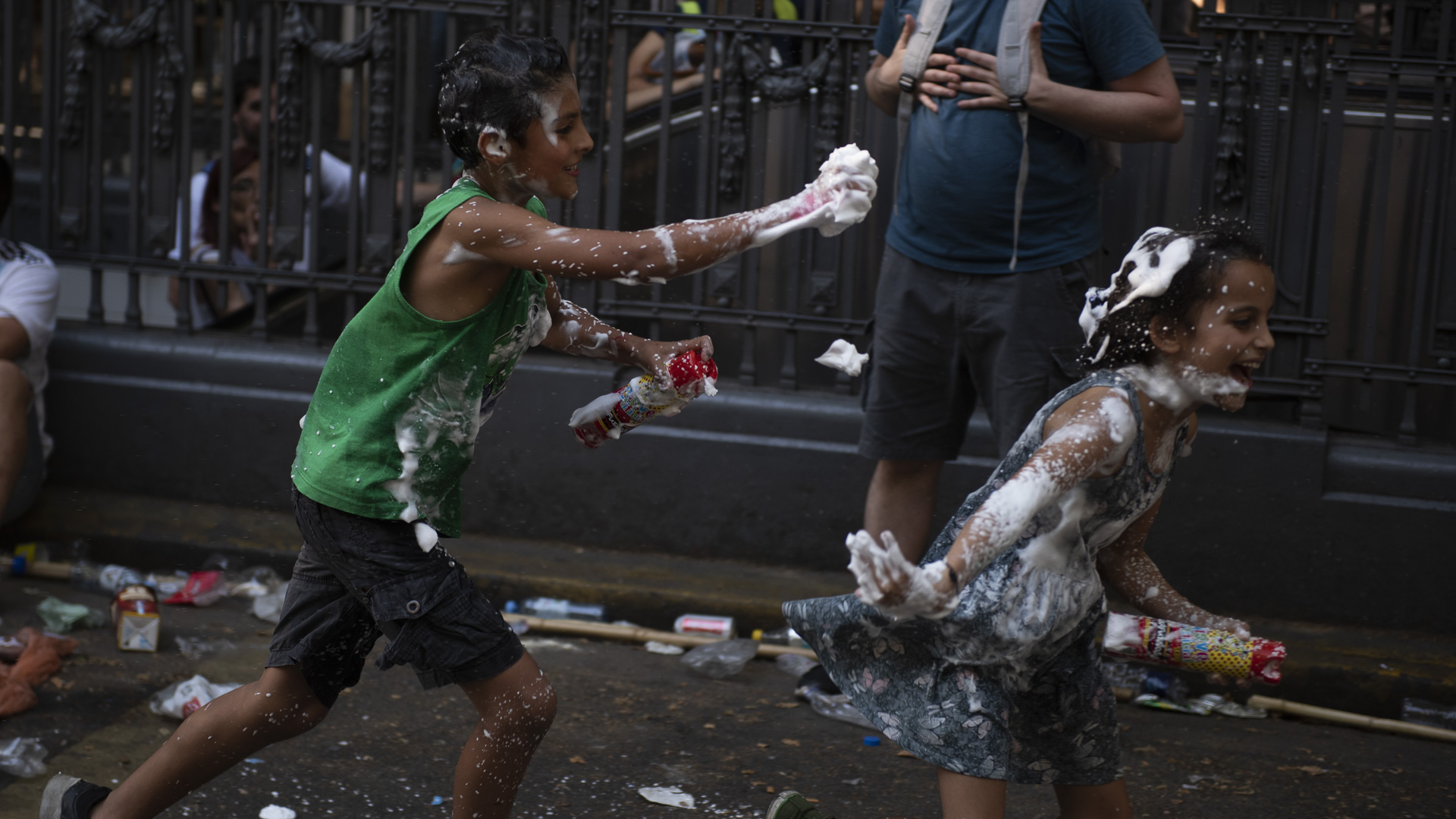 Los niños también se divirtieron con espuma al igual que en carnaval