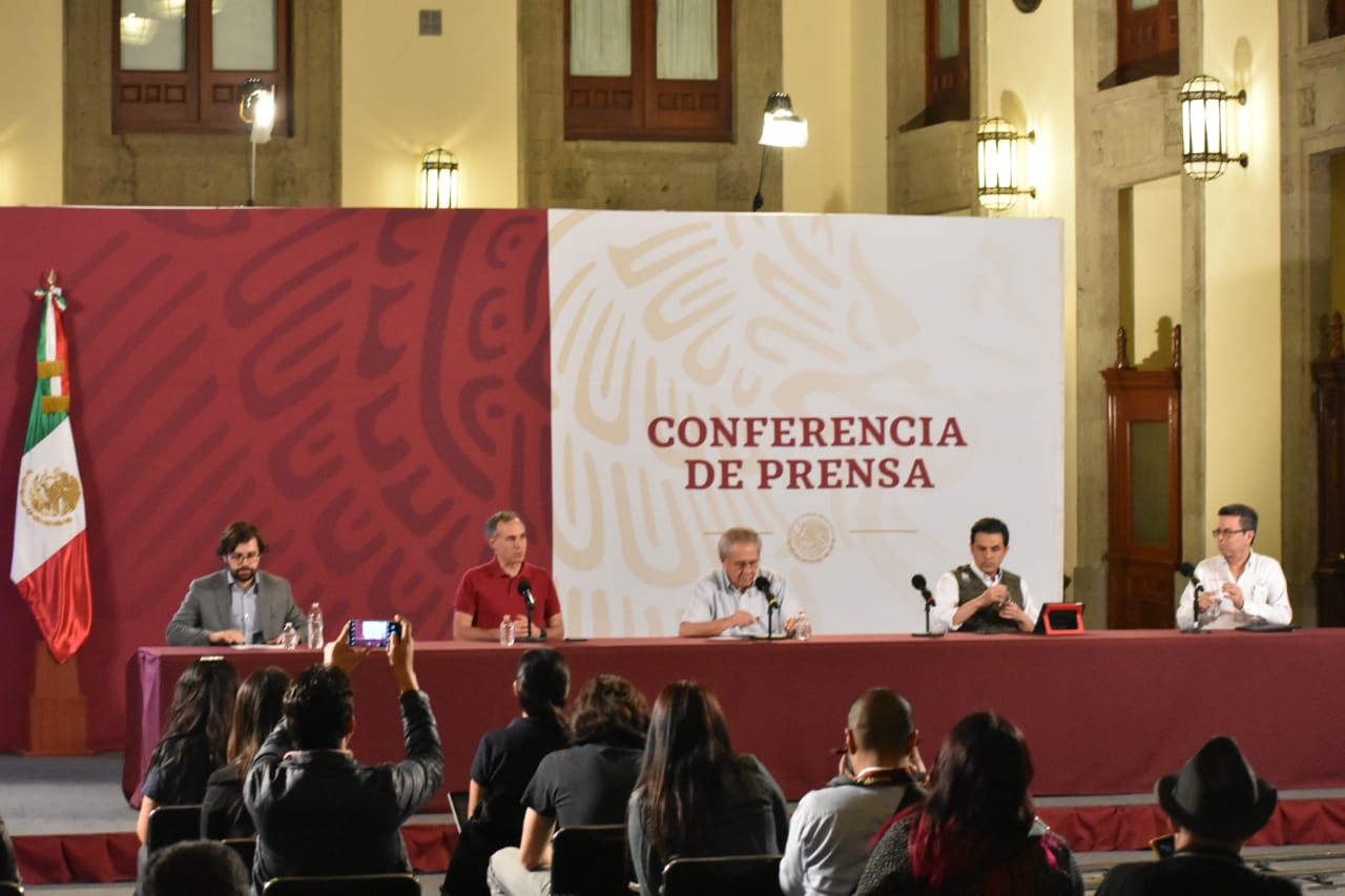 Hugo López Gatell, subsecretario de Prevención y Promoción de la Salud, Jorge Alcocer Varela, Secretario de Salud, Zoe Robledo Aburto, director general del IMSS, Victor Hugo Borja Aburto, director de prestaciones médicas del Seguro Social, y Alejandro Svarch Pérez, encargado de la Coordinación Nacional Médica del Insabi (Foto: Secretaría de Salud)