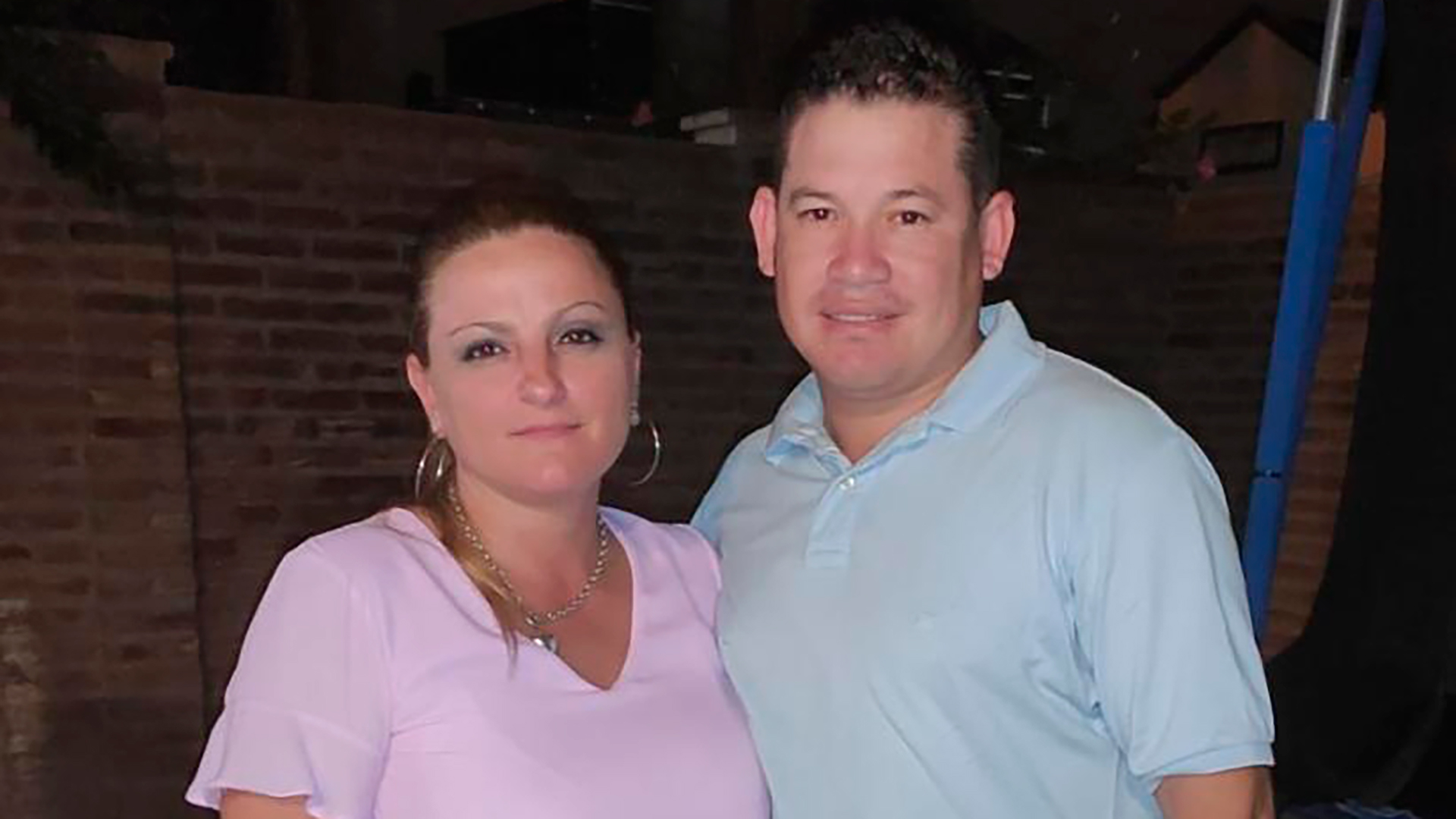 José Luis junto a Romina, su esposa. Por las amenazas que sufrieron ya hicieron la denuncia penal.