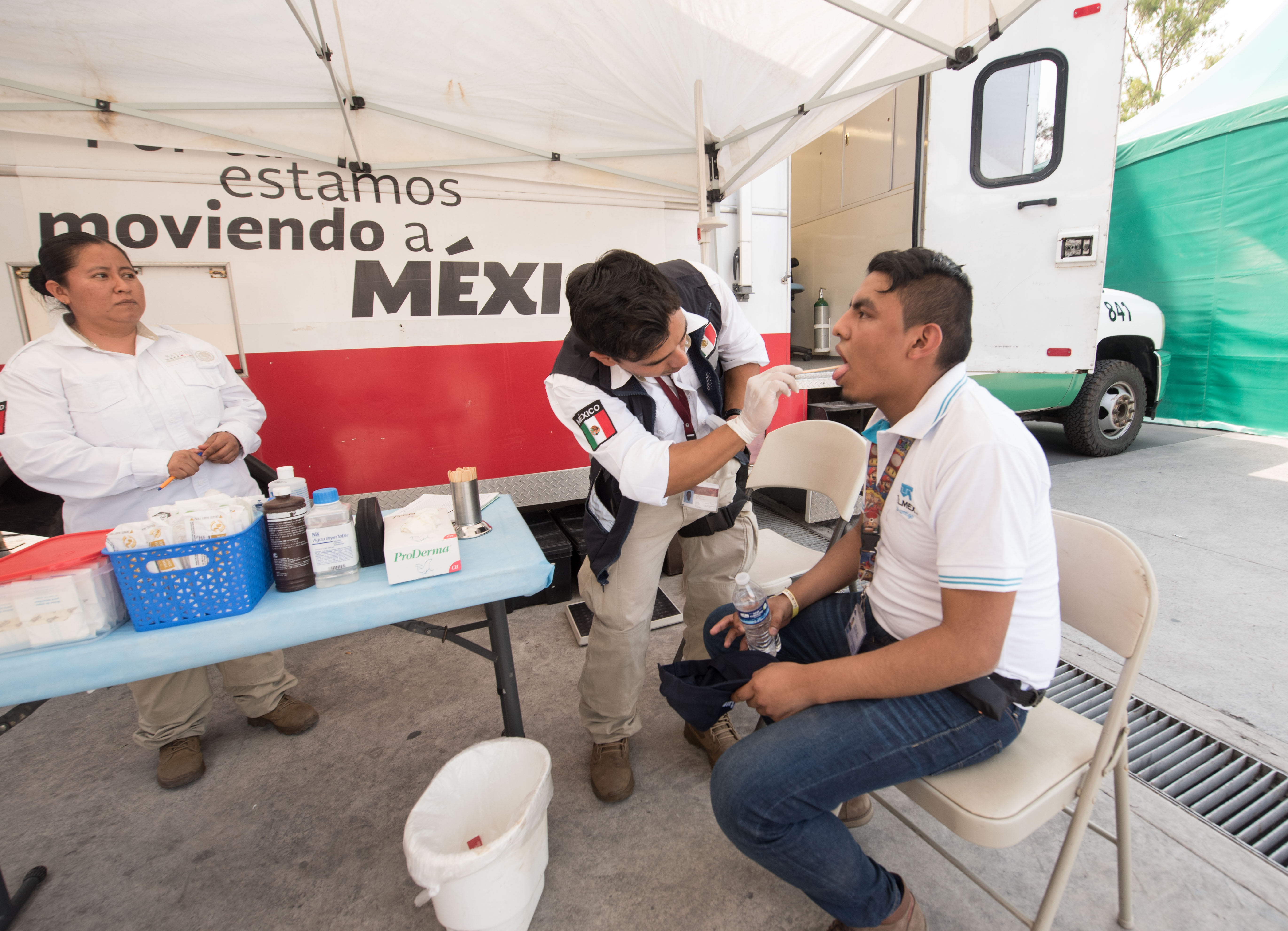 En el primer filtro sanitario básico, aseguraron ya se han realizado cerca de 20 mil detecciones térmicas infrarrojas. Se identificaron, además 27 personas con fiebre alta, pero nada que conlleve un peligro. En revisiones especializadas se descartaron por completo los casos.