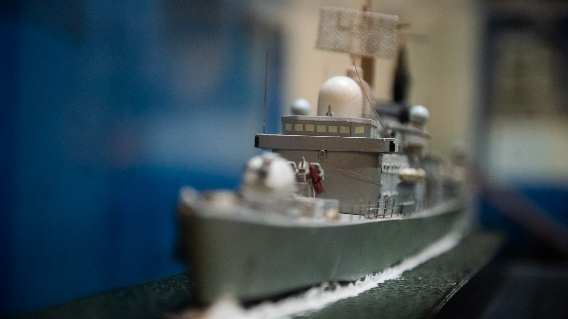 Por medio de una gran cantidad de maquetas de exquisita elaboración se representan situaciones producidas tanto en batalla como en movimientos y despliegue de tropas