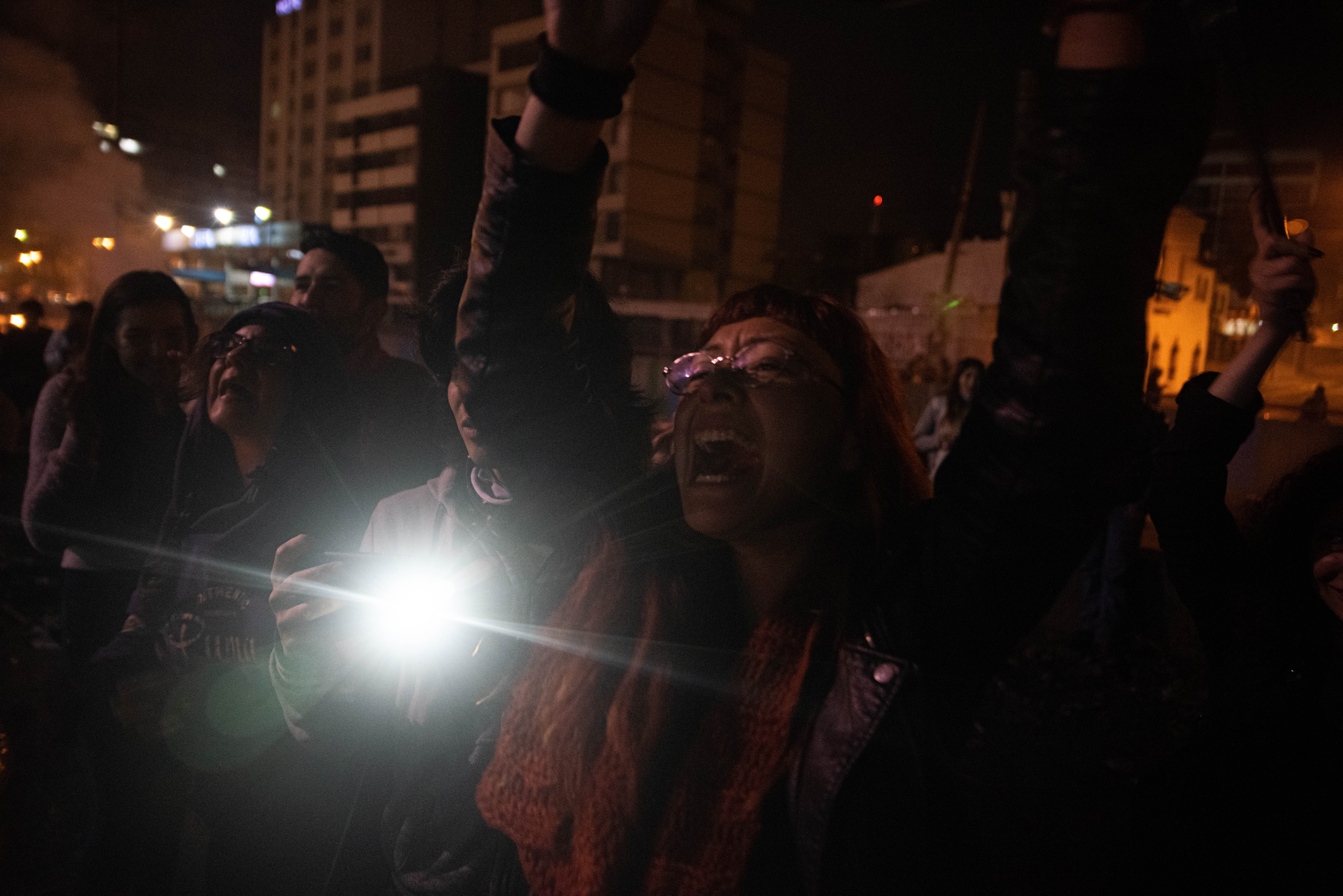 La alegría de los manifestantes por la derogación del decreto que aumentaba un 123% el precio del combustible, anunciada el domingo por la noche por el presidente Moreno