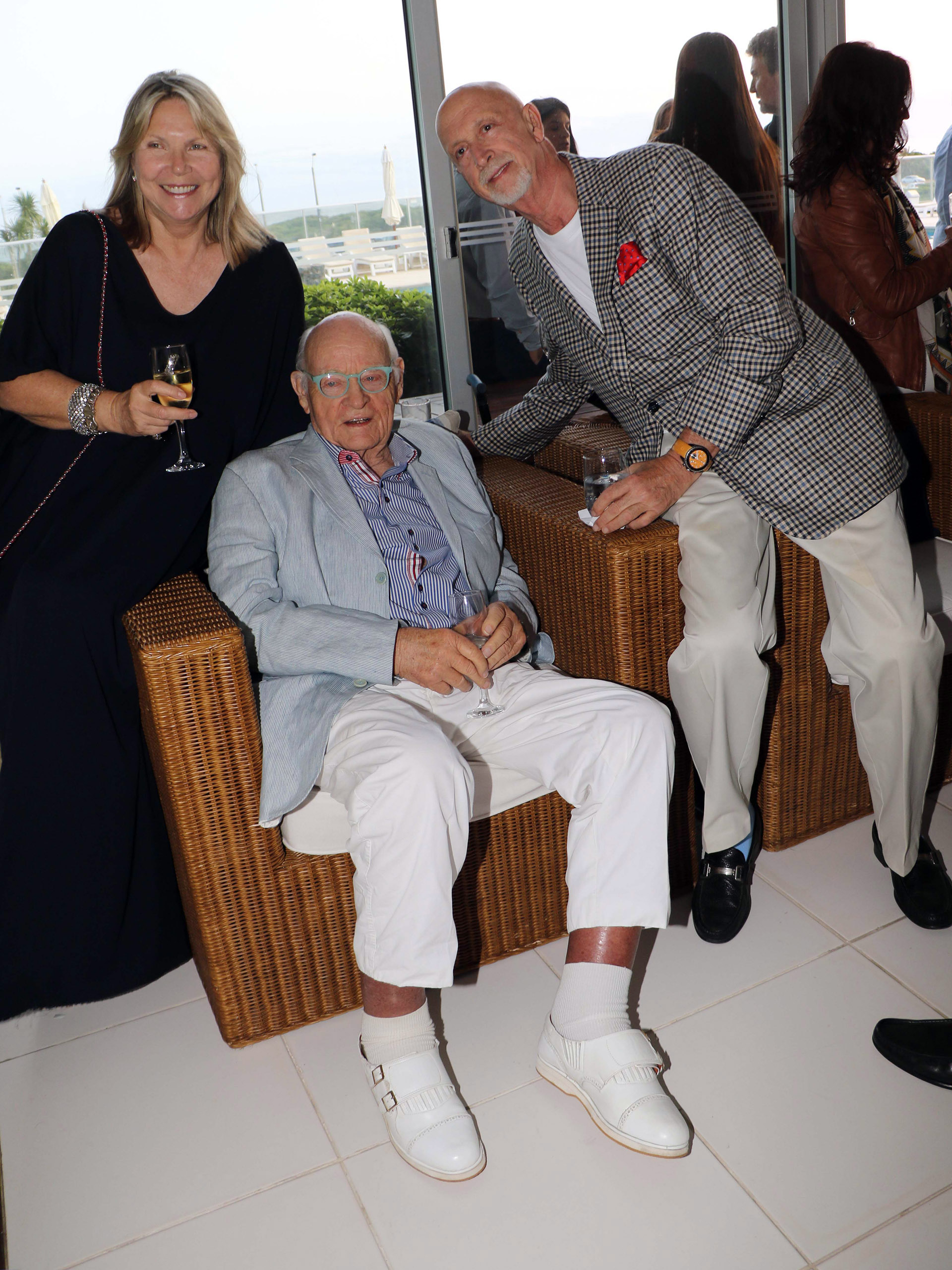 Silvia y Peter Poorth Bronner junto a Erik Vik