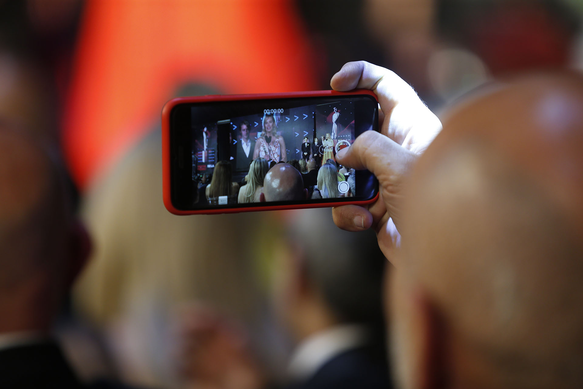 Las fotos, los chats, los videos y las selifes fueron también los protagonistas de la noche