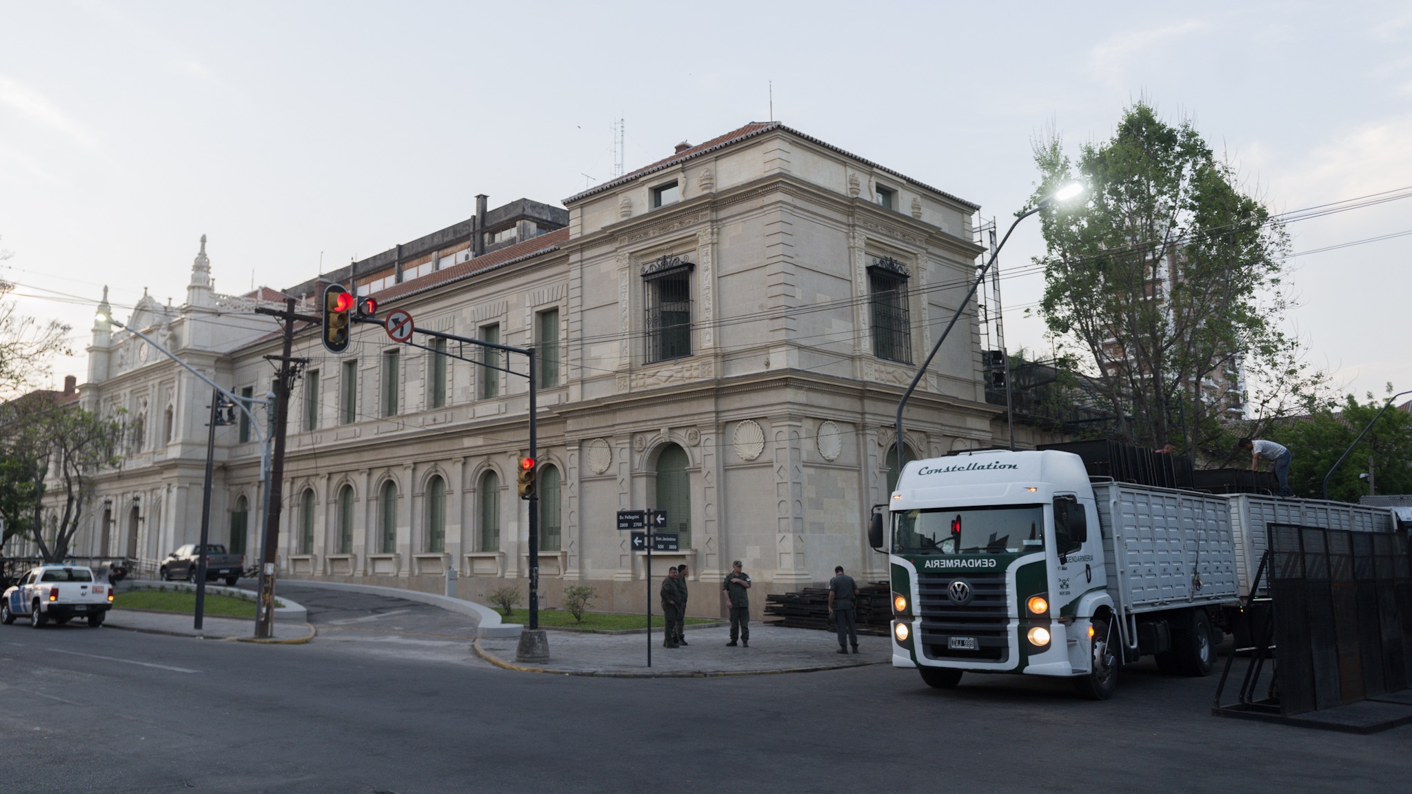 El rectorado de la UNL (Adrián Escandar)