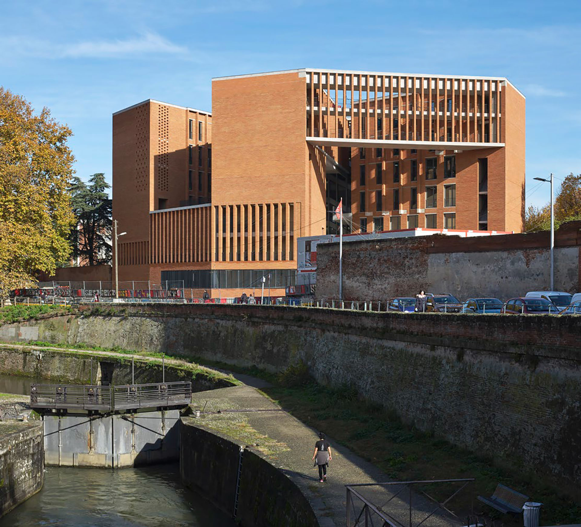 Université Toulouse 1 Capitole, Escuela de Economía, Toulouse, Francia (Dennis Gilbert)