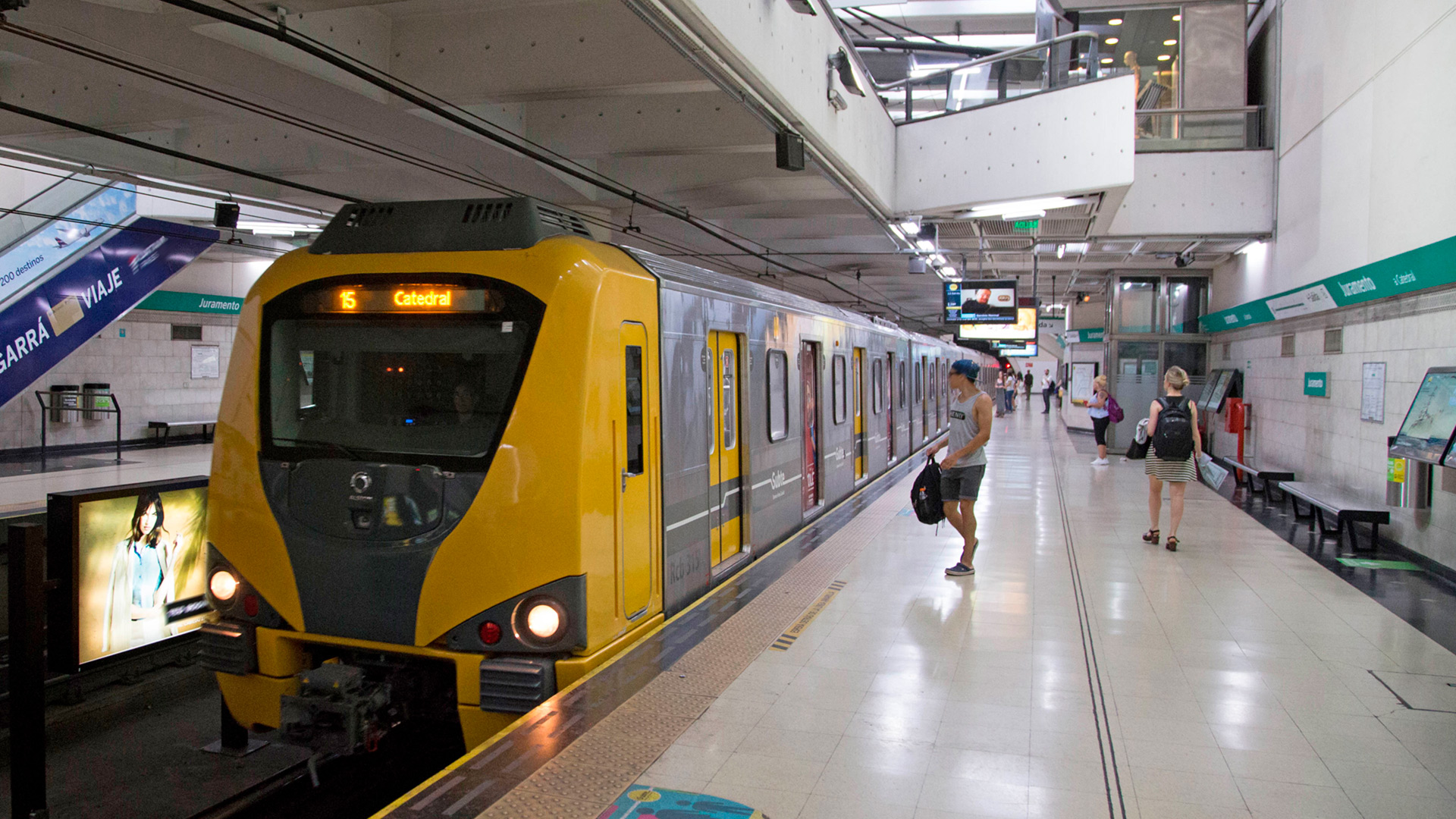 Reabrirán 11 estaciones de subte para trasladar a la gente a los bancos