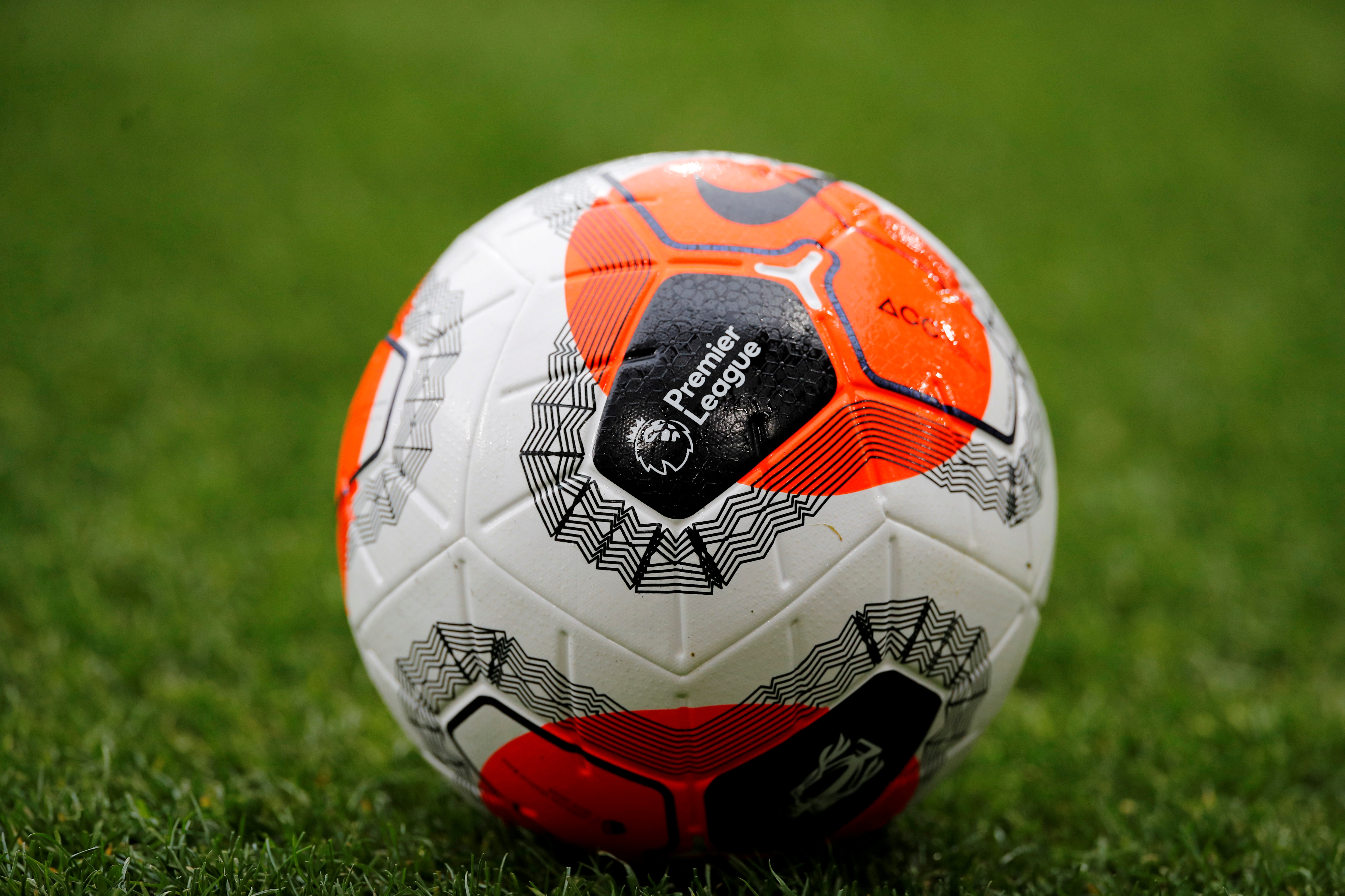 El fútbol en Europa se encuentra interrumpido desde mediados de marzo (Reuters)