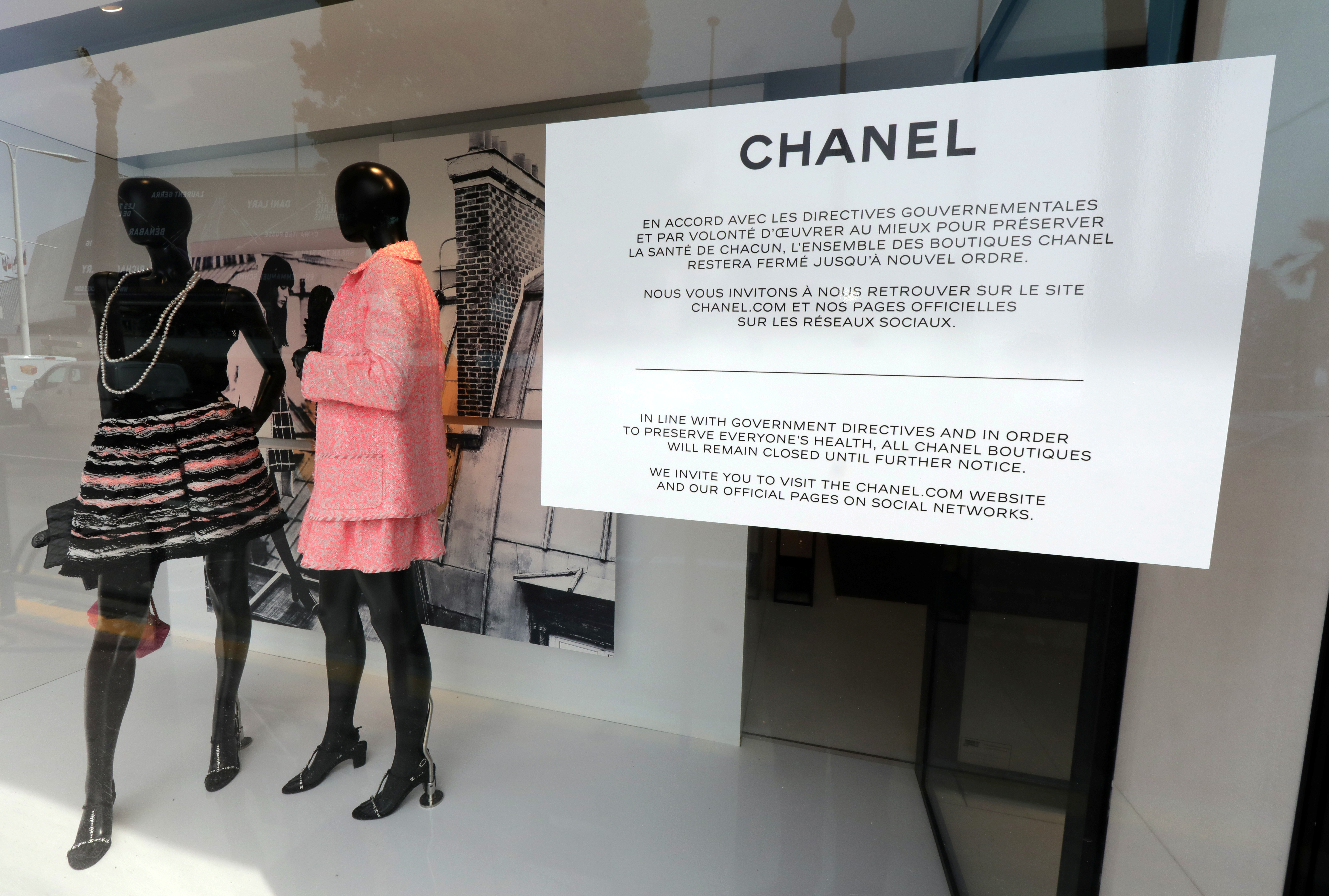 Un local de Chanel en Francia, cerrado durante el aislamiento en Francia REUTERS/Eric Gaillard