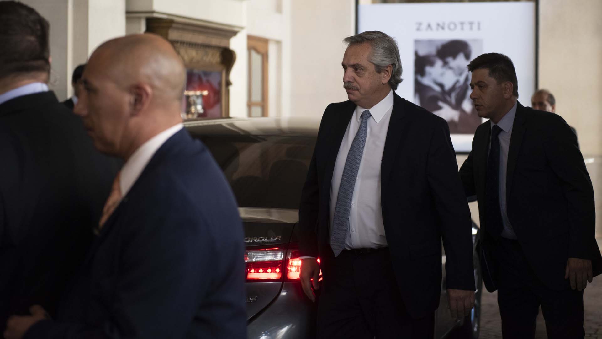 La llegada del presidente, Alberto Fernández, al almuerzo organizado por el Consejo Interamericano de Comercio y Producción (CICyP) que se llevó a cabo en el Alvear Palace Hotel