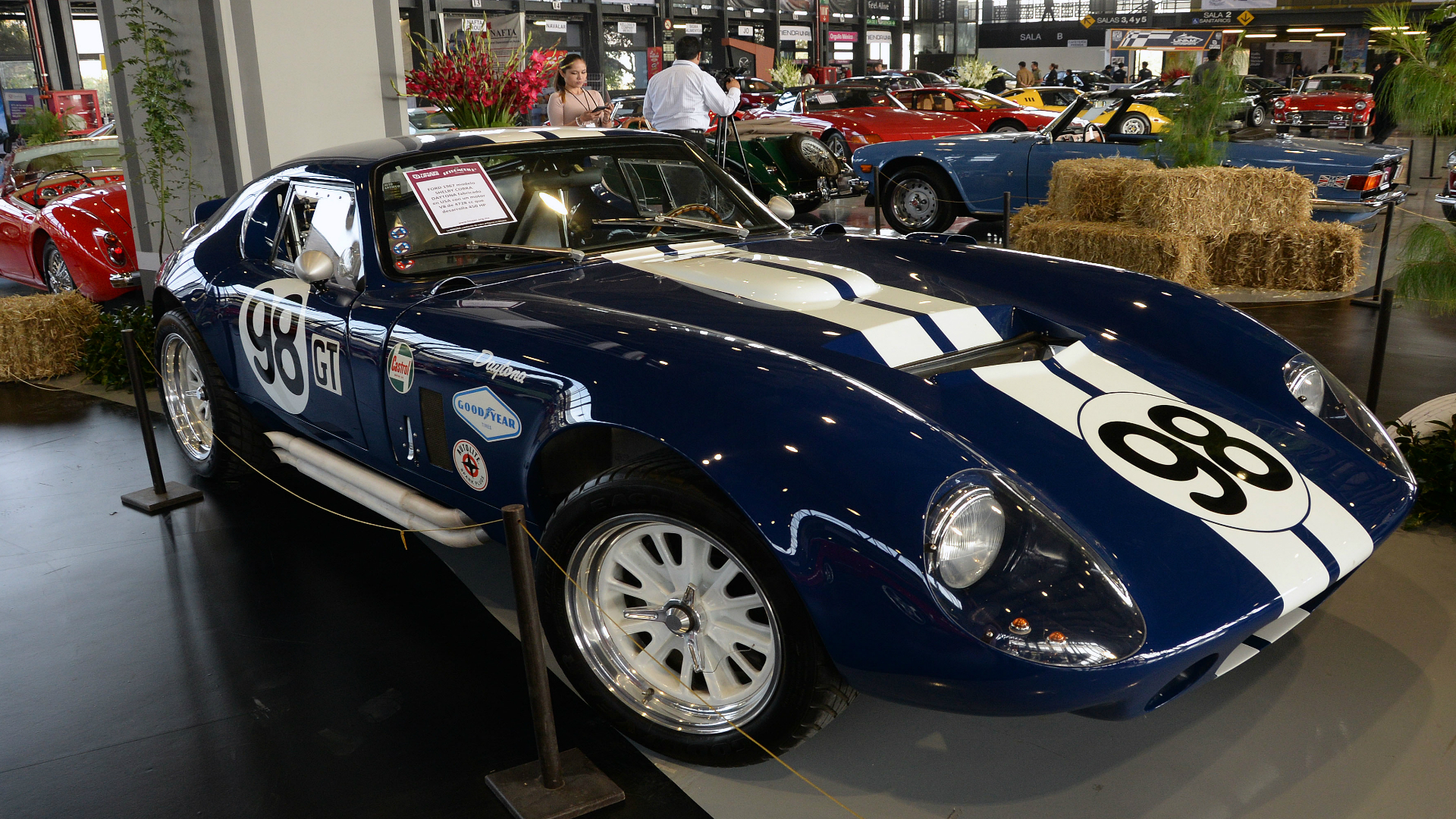 Retromobile ha exhibido alrededor de 600 automóviles, y por vez primera se incluyeron dentro del salón creaciones universitarias de la Escudería UNAM Motorsports, de la Facultad de Ingeniería (FI) (Foto: UNAM)