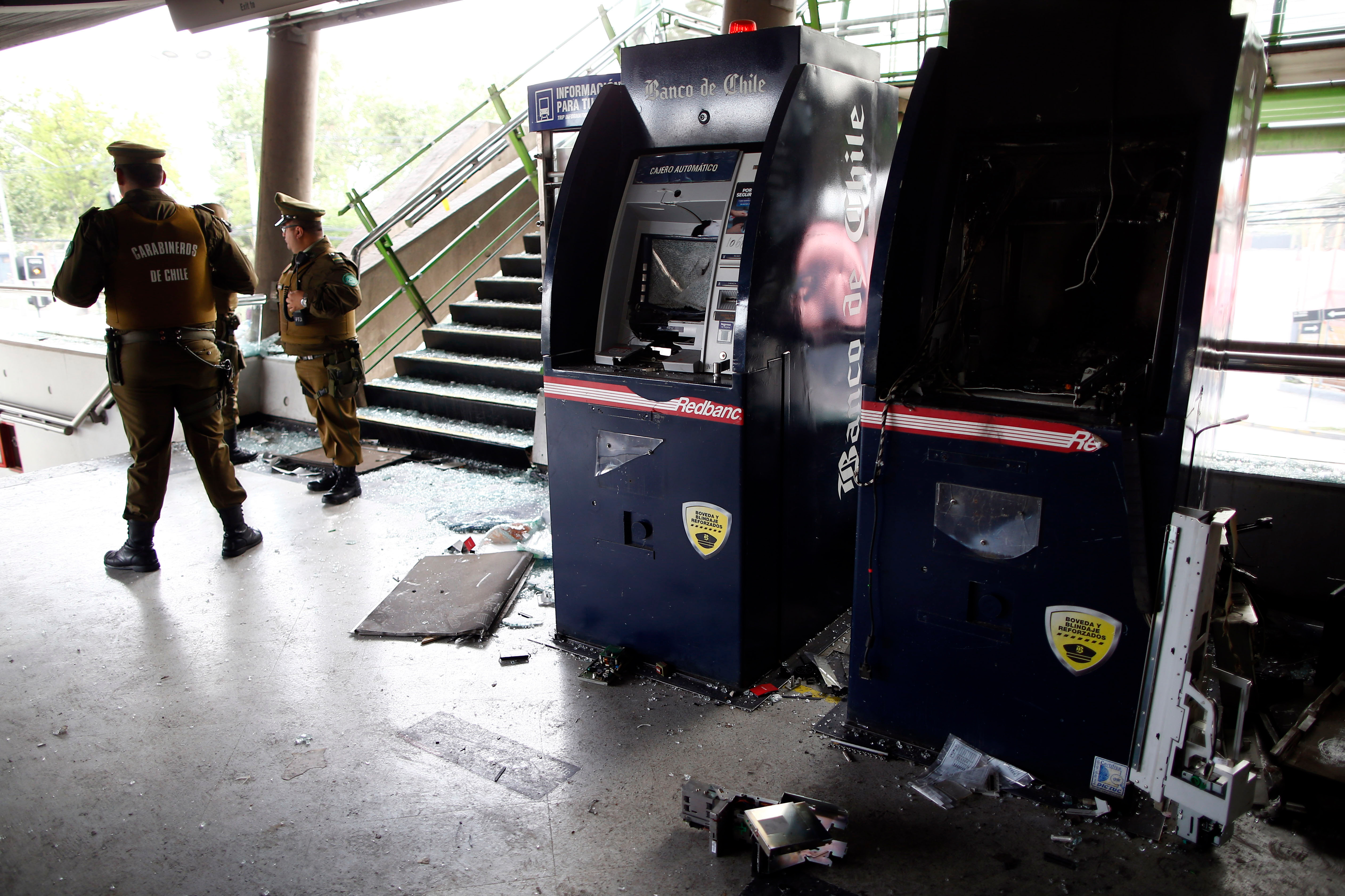 REVUELTA EN CHILE, ASI QUEDÓ EL METRO DE SANTIAGO PEVOJYLXCVGCHKSTHF4HETRSKE