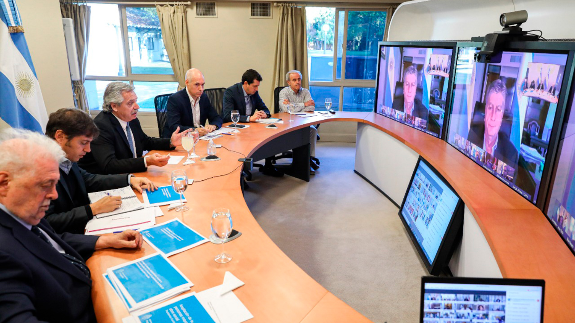 El presidente Alberto Fernández en teleconferencia con los gobernadores