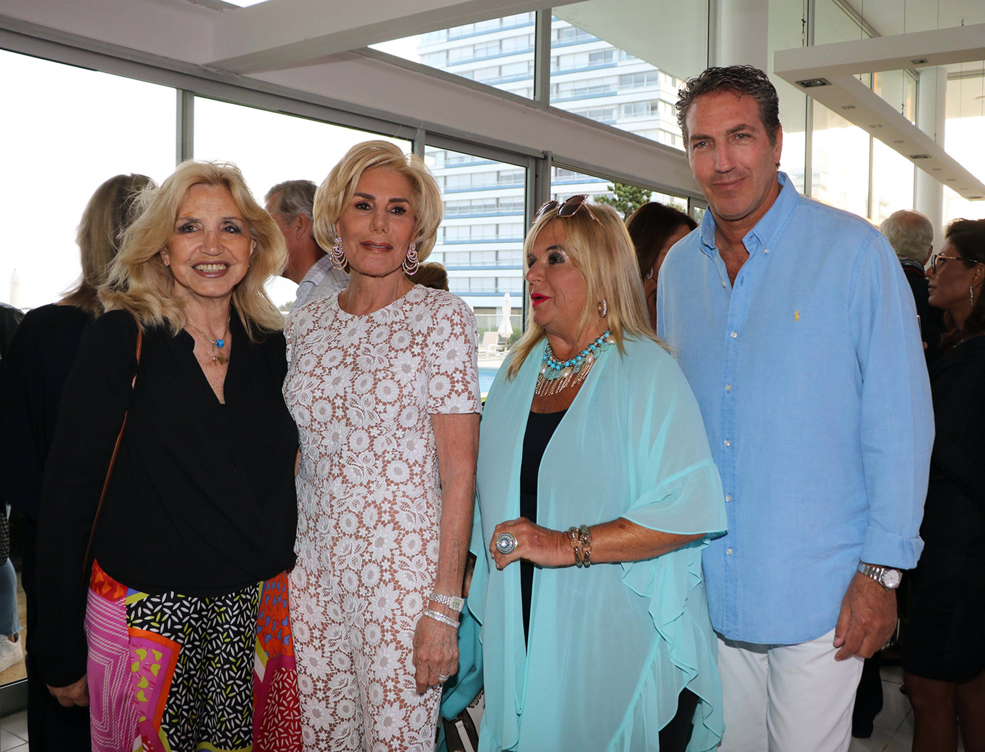 Graciela Rompani Pacheco, ex Primera Dama del Uruguay y viuda del ex presidente uruguayo Jorge Pacheco Areco; Ada de Maurier, Silvia Klemensiewicz y Andrés Szabo