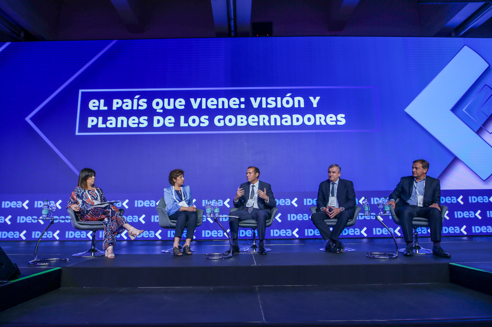 Arabela Carreras, Omar Gutiérrez, Gerardo Morales y Rodolfo Suárez participaron del panel