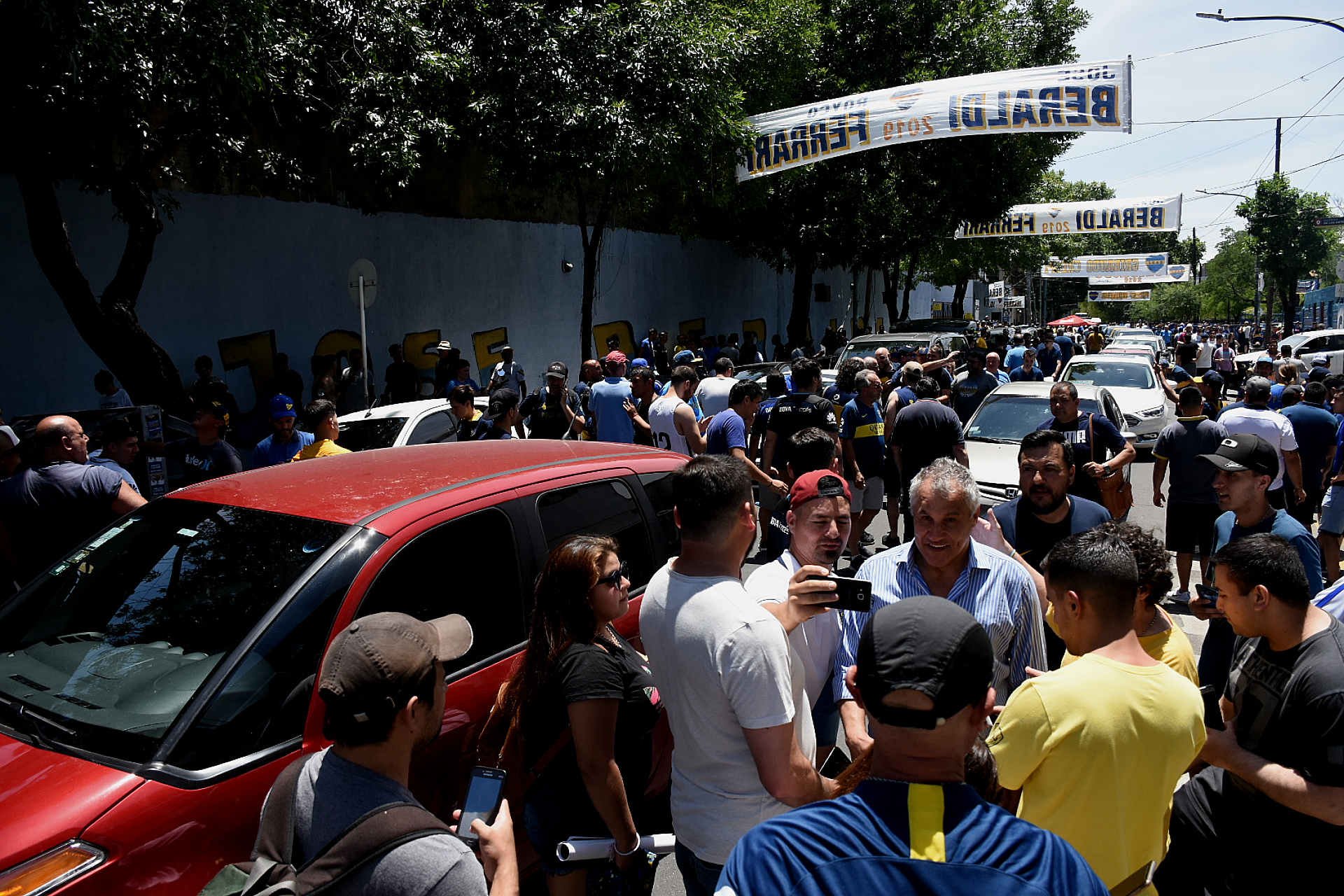 Desde temprano, varias glorias del Xeneize se presentaron para dejar su voto en las urnas