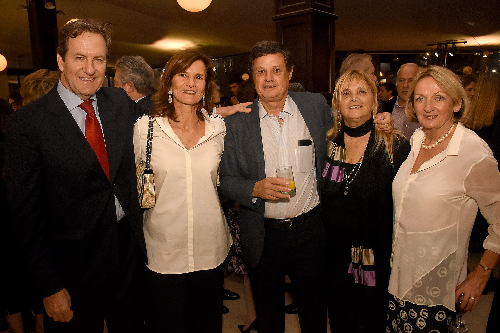 Sebastián y Laurenne Gurmendi; Mariano Grondona (h) y Paula Correa; y Katrina Gibb Stuart