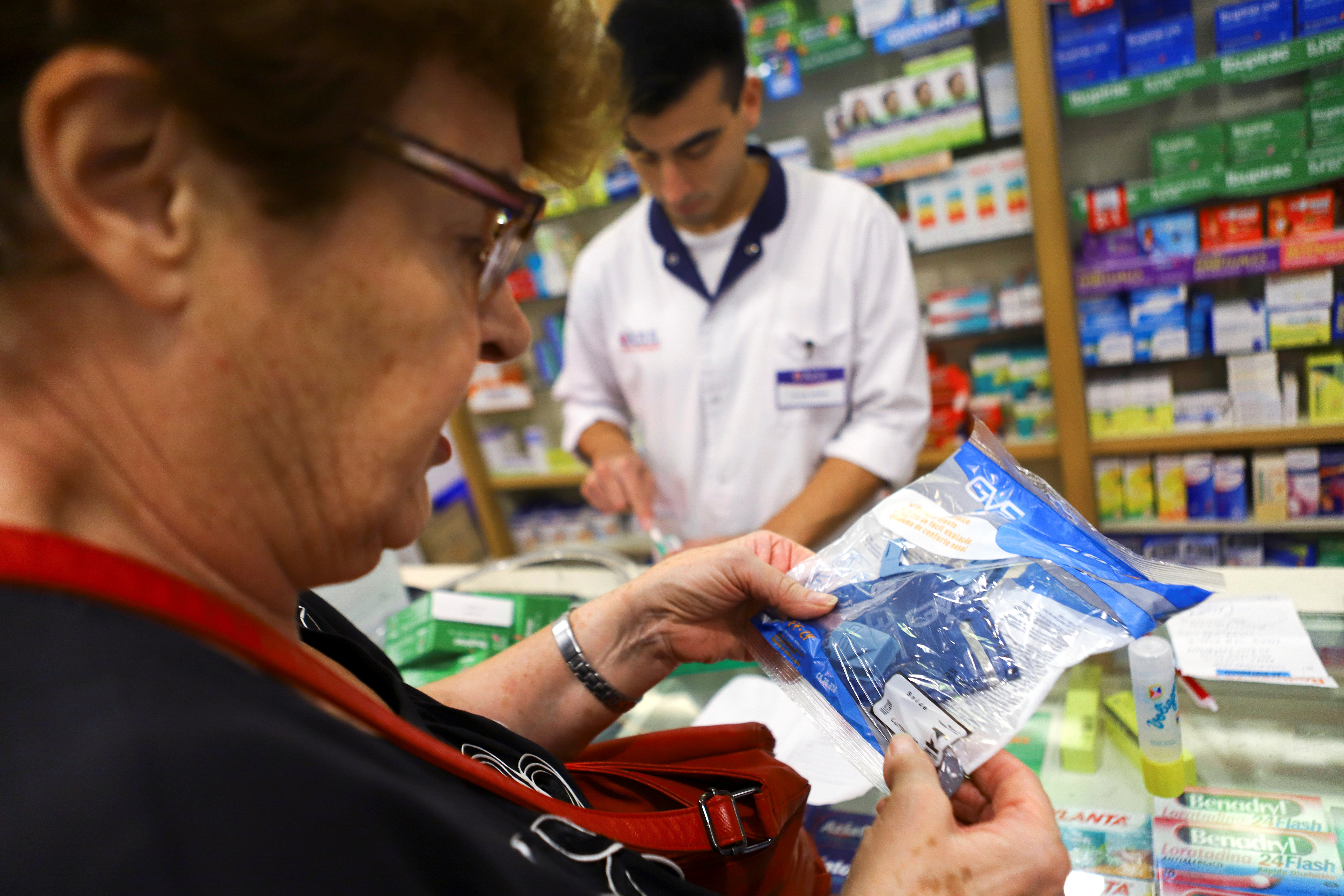 El Gobierno le pidió a la sociedad cumplir con el protocolo para prevenir el contagio. (REUTERS/Matias Baglietto)