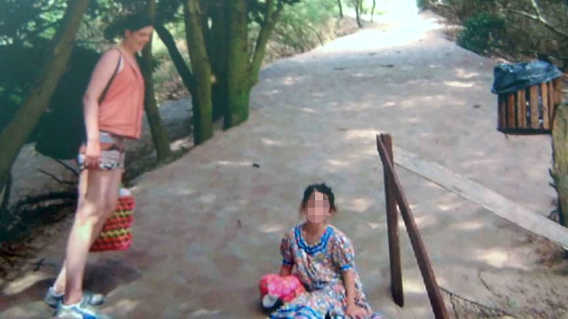 Los mejores recuerdos, solo en fotos: Mariela en uno de los paseos con su hija