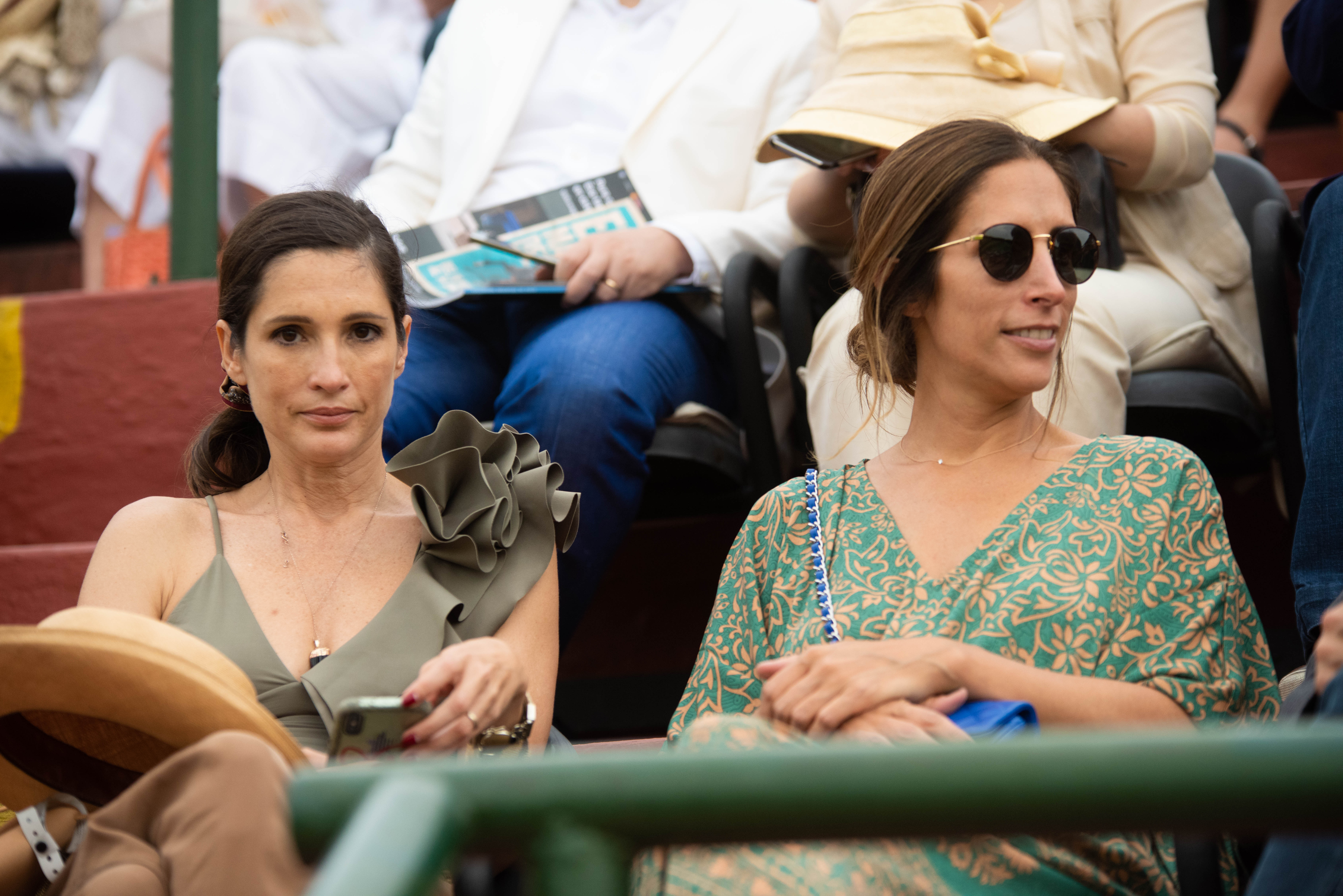 Astrid Muñoz y Florencia Perotti