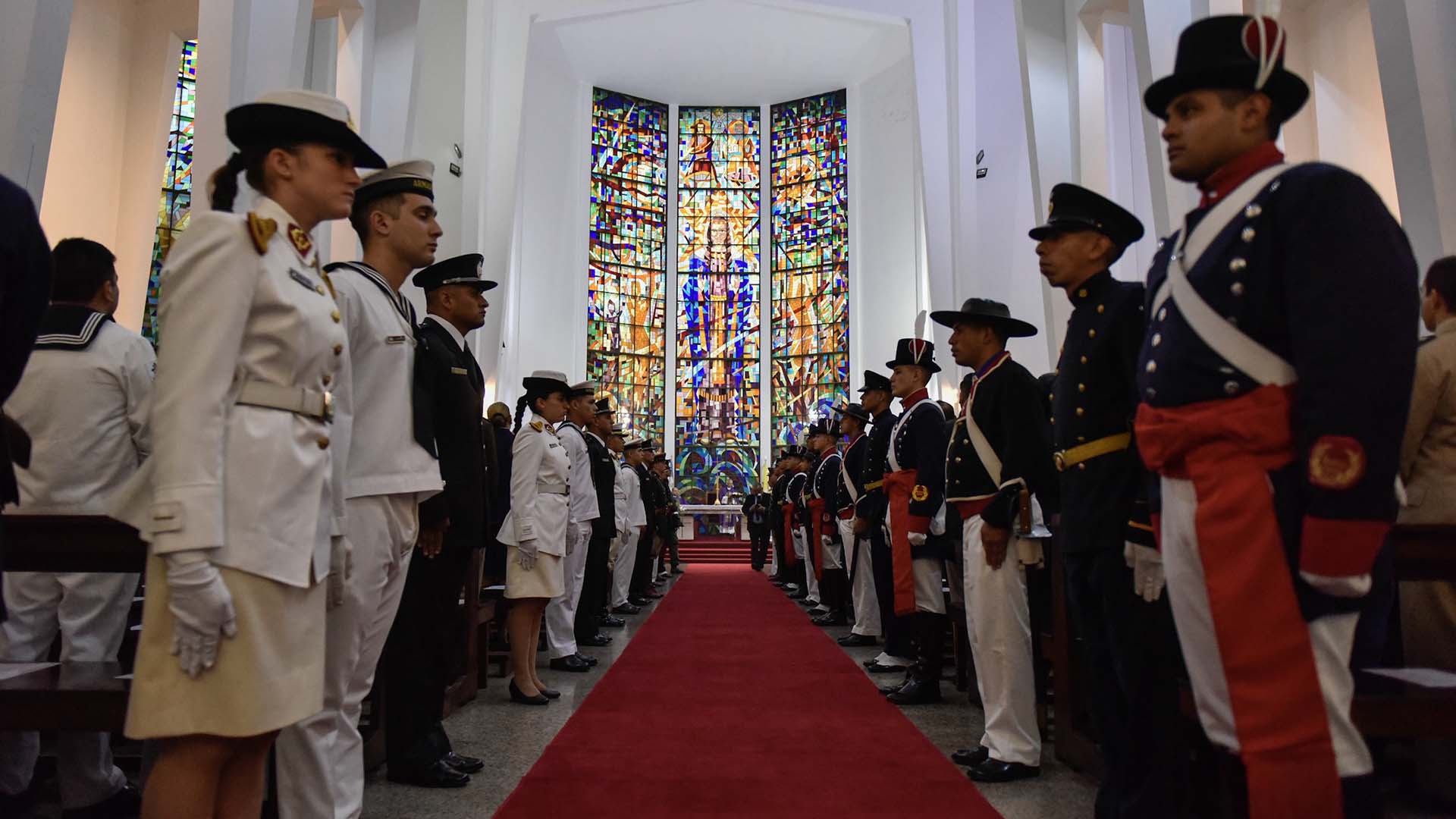 A las diez de la mañana del lunes comenzó la Santa Misa por el 