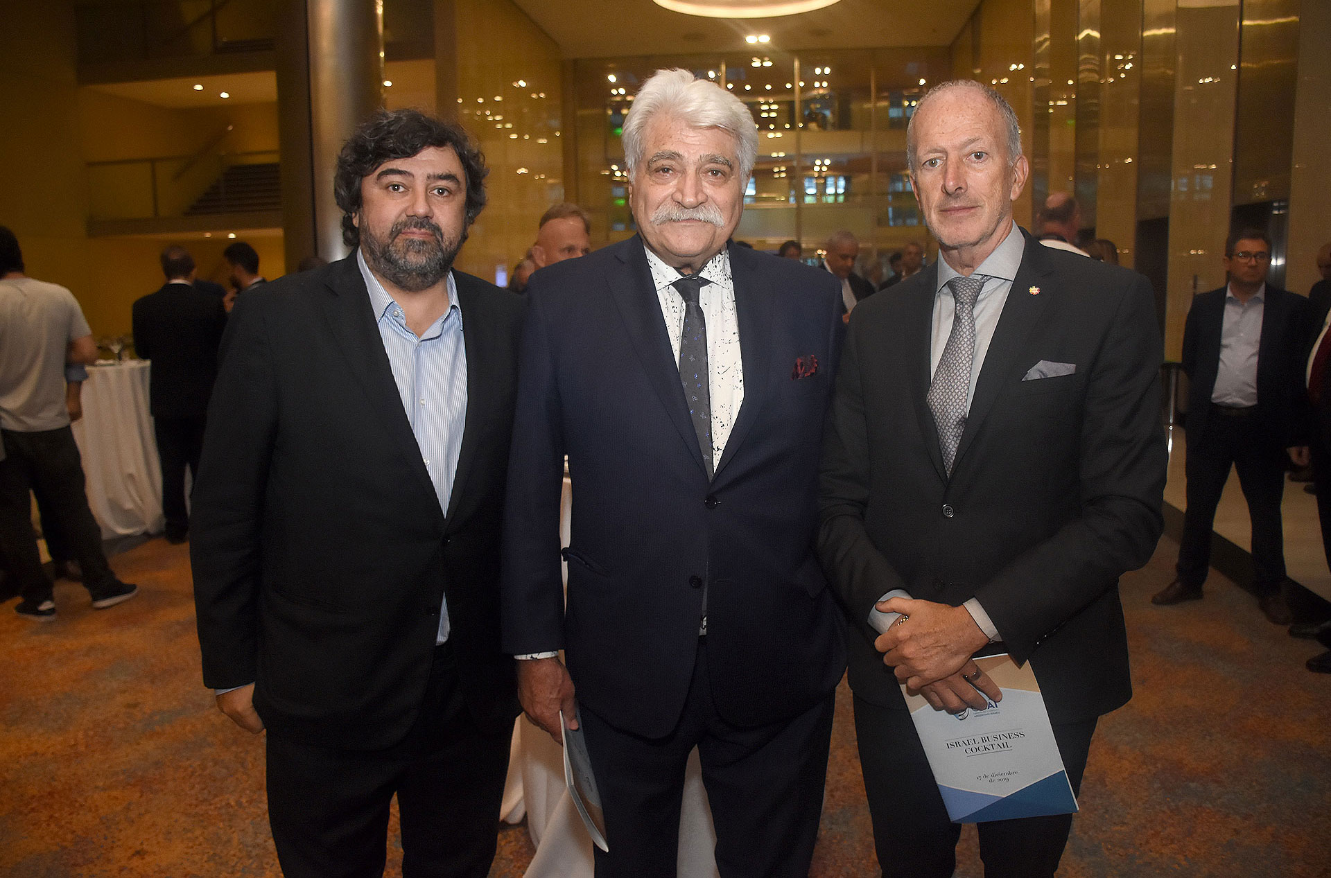 Juan Cruz Ávila, Jorge Asís y Jorge Knoblovits, presidente de DAIA