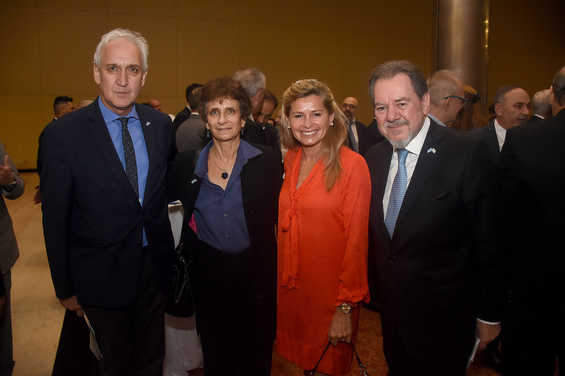 Gabriel Fuks y Galit Ronen junto a la ex senadora nacional María Laura Leguizamón, y Mario Montoto