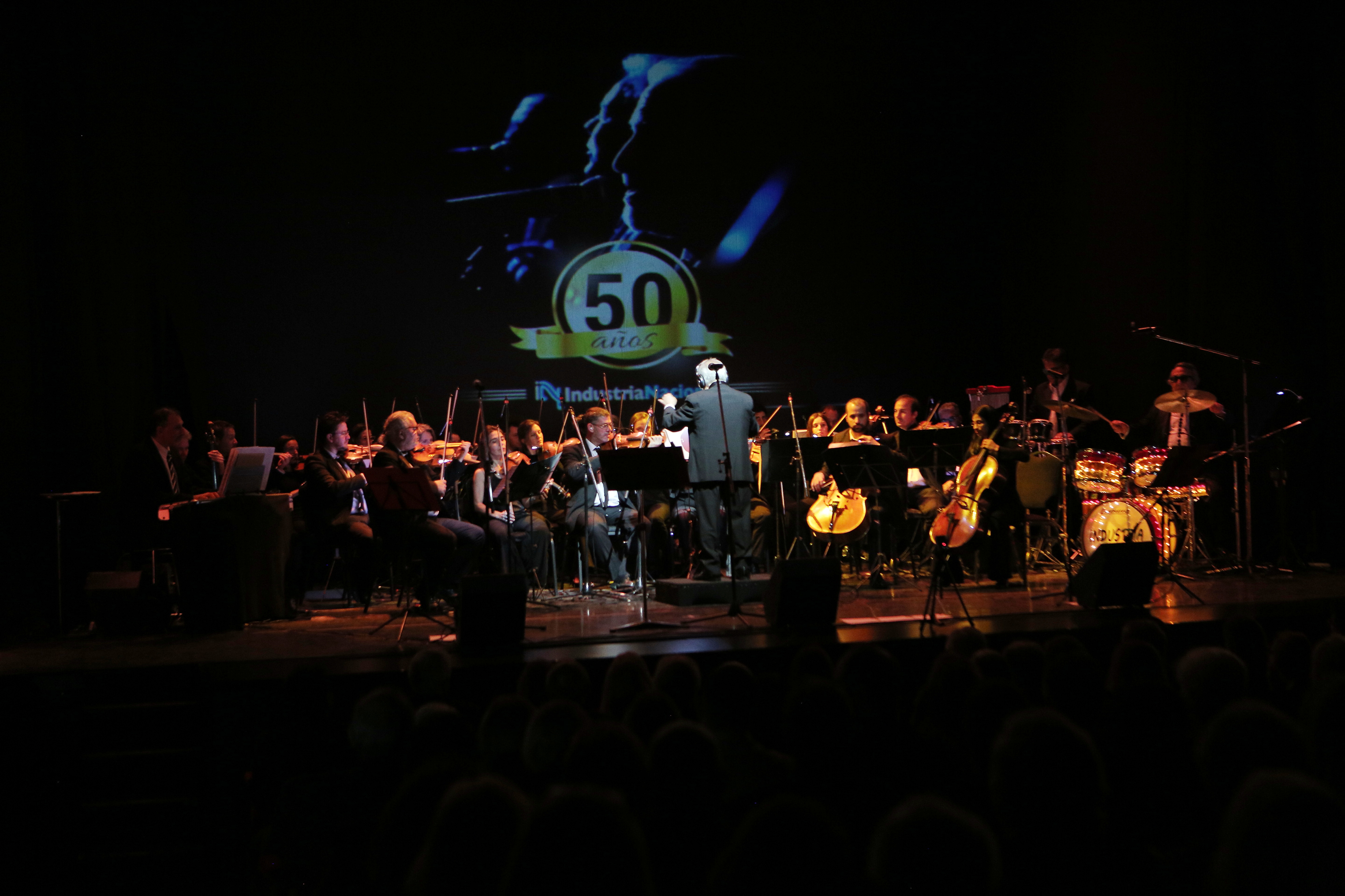 El evento se llevó a cabo en el Teatro Maipo. Allí, el grupo musical