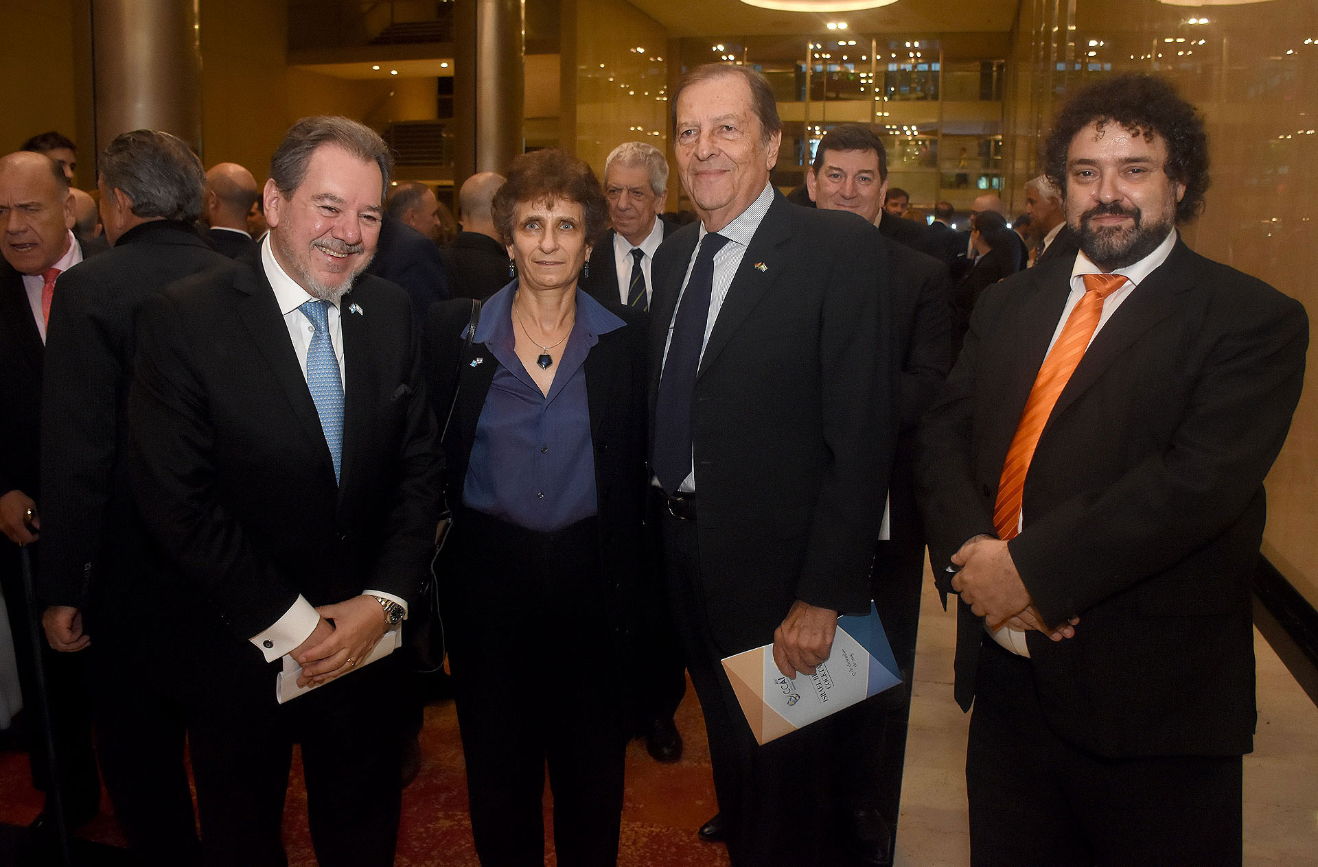 Mario Montoto junto a la embajadora Galit Ronen; Oscar Hansen, presidente de la Cámara de Comercio Argentino Sudafricana; y Claudio Epelman, director ejecutivo del Congreso Judío Latinoamericano