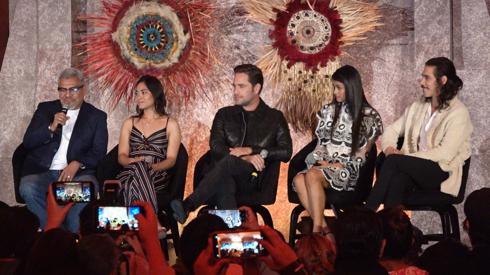Los protagonistas de la serie Herán (Dagoberto Dama, Mitzi Mabel Cadena , Michel Brown, Ishbel Bautista y Oscar Jaenada.
