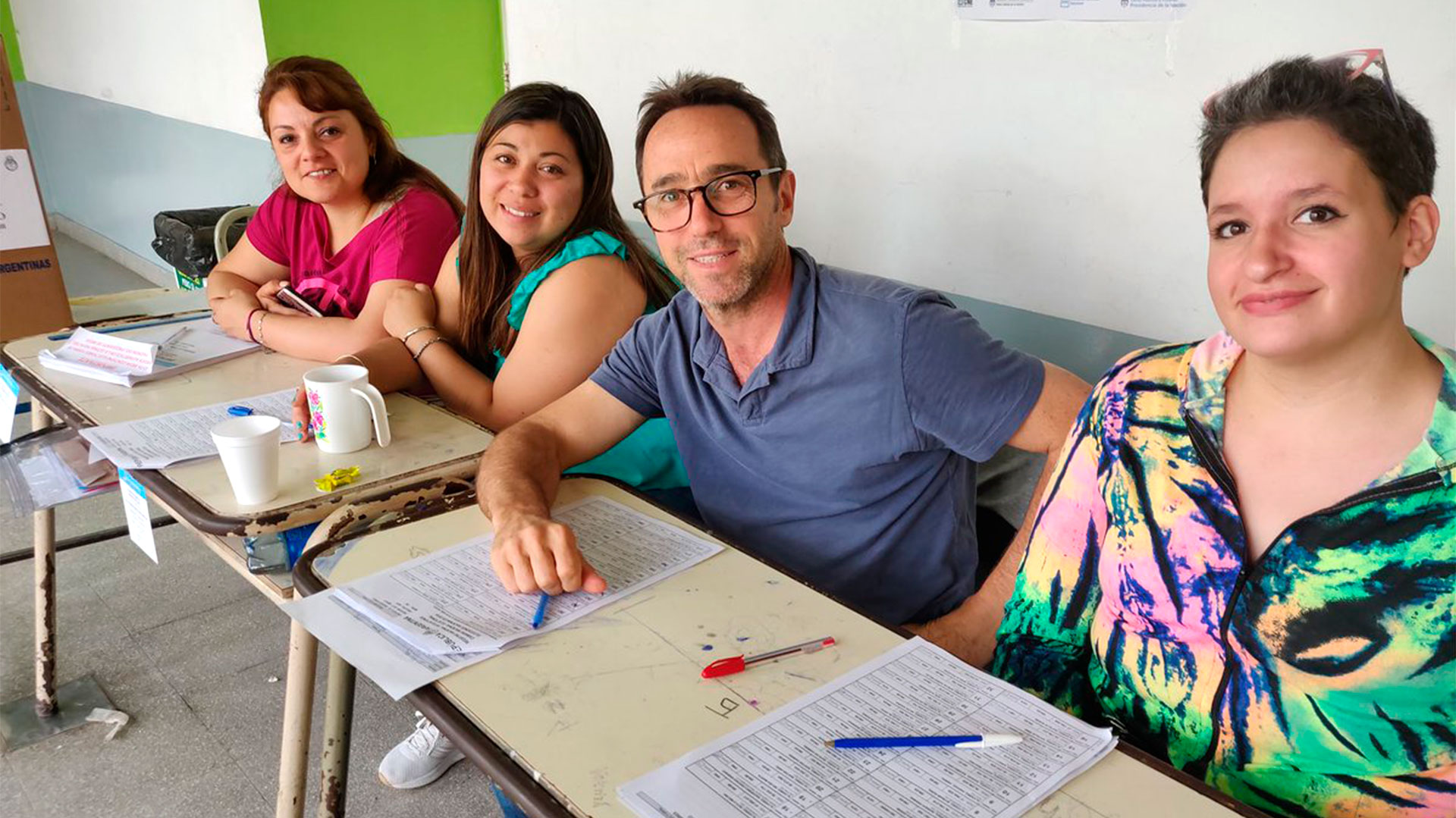 Galperín trabajando de fiscal, este domingo de elecciones presidenciales (@marcos_galperin)