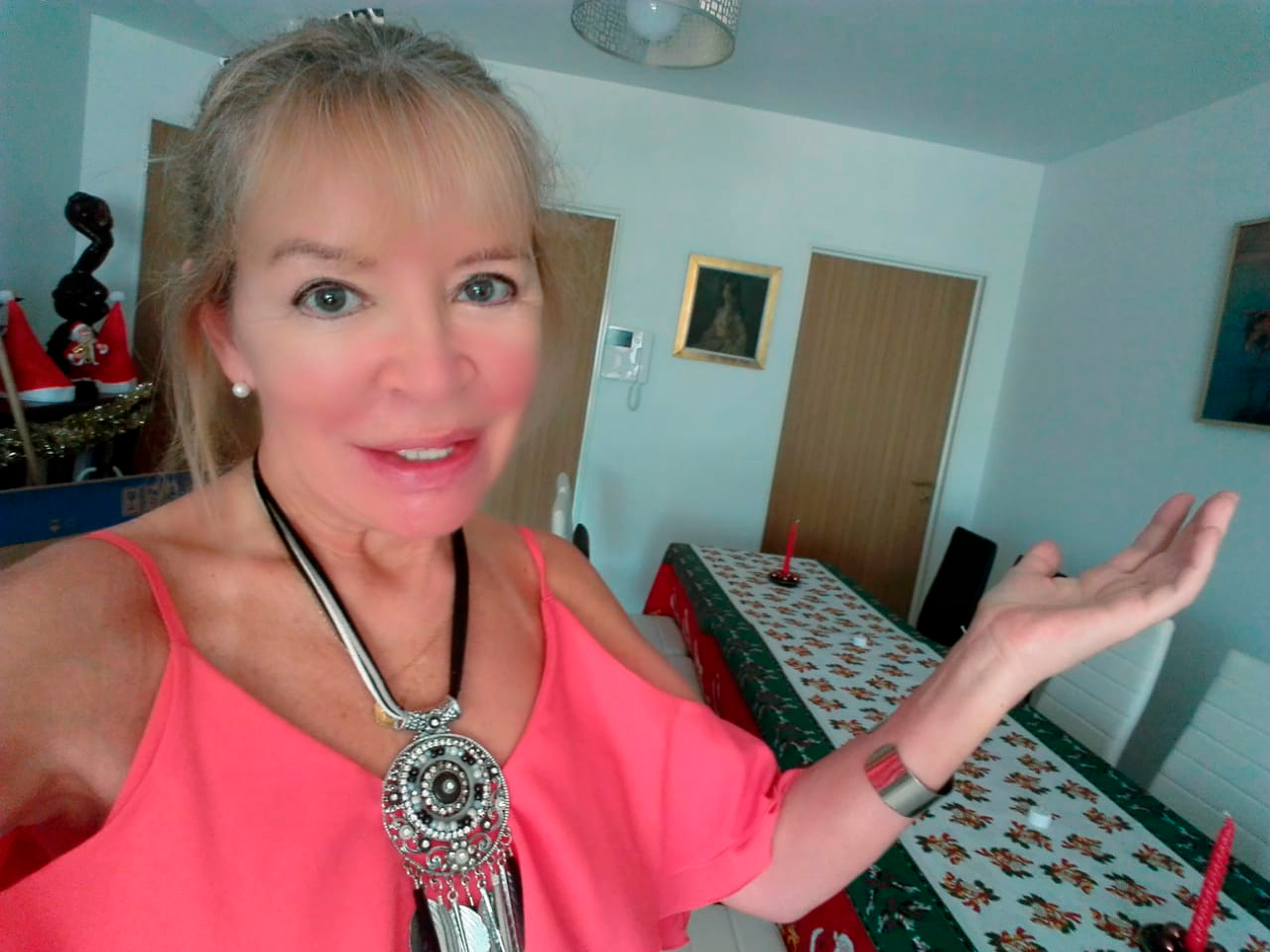 Ivone Cantero decoró toda su casa para recibir a sus quince invitados desconocidos