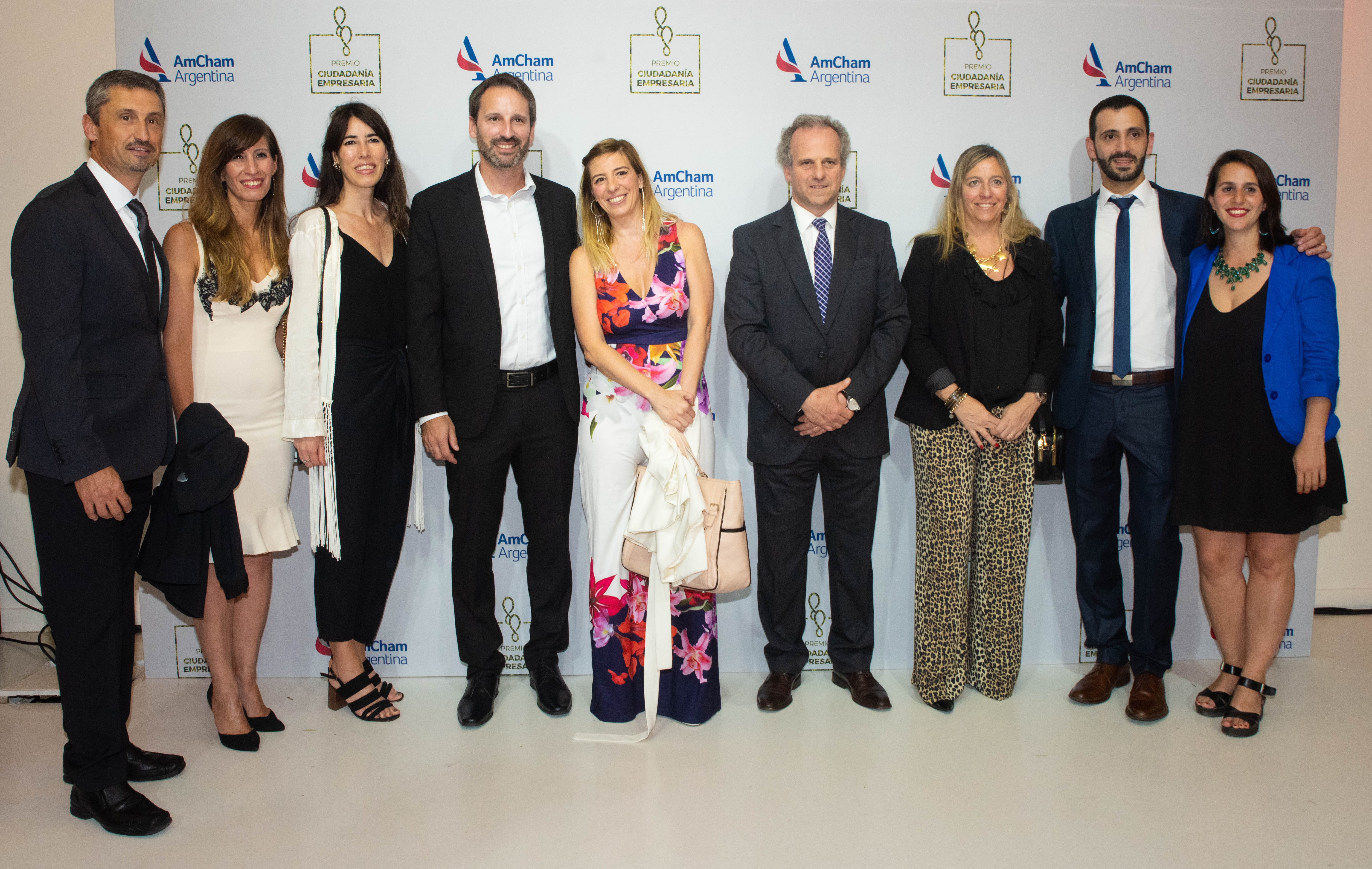 Nicolás Vaquer, gerente general de Pfizer para Argentina, Uruguay y Paraguay, junto a su equipo
