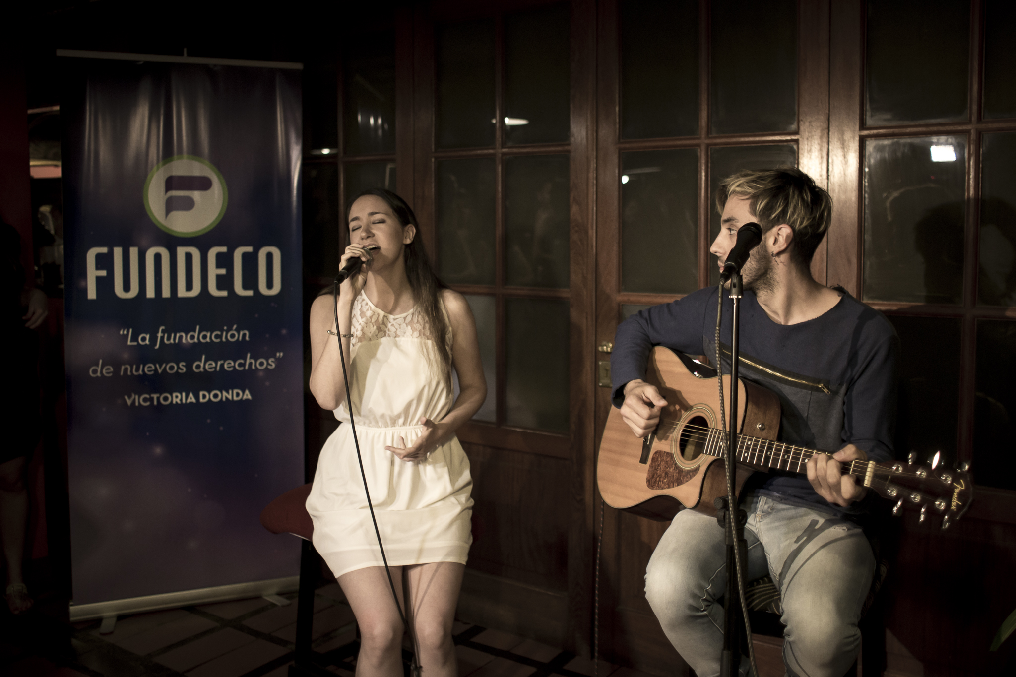 Cande Bulla y Mouguel musicalizaron la presentación