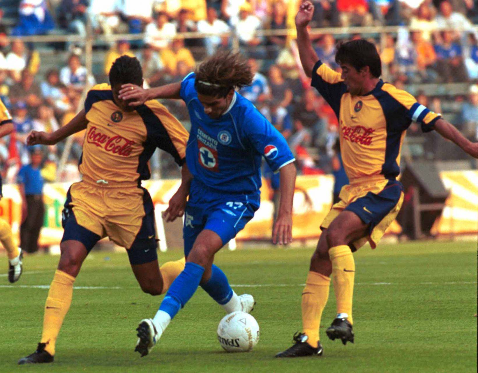 Grandes jugadores de los dos clubes han disputado el clásico jóven (Foto: Cuartoscuro)