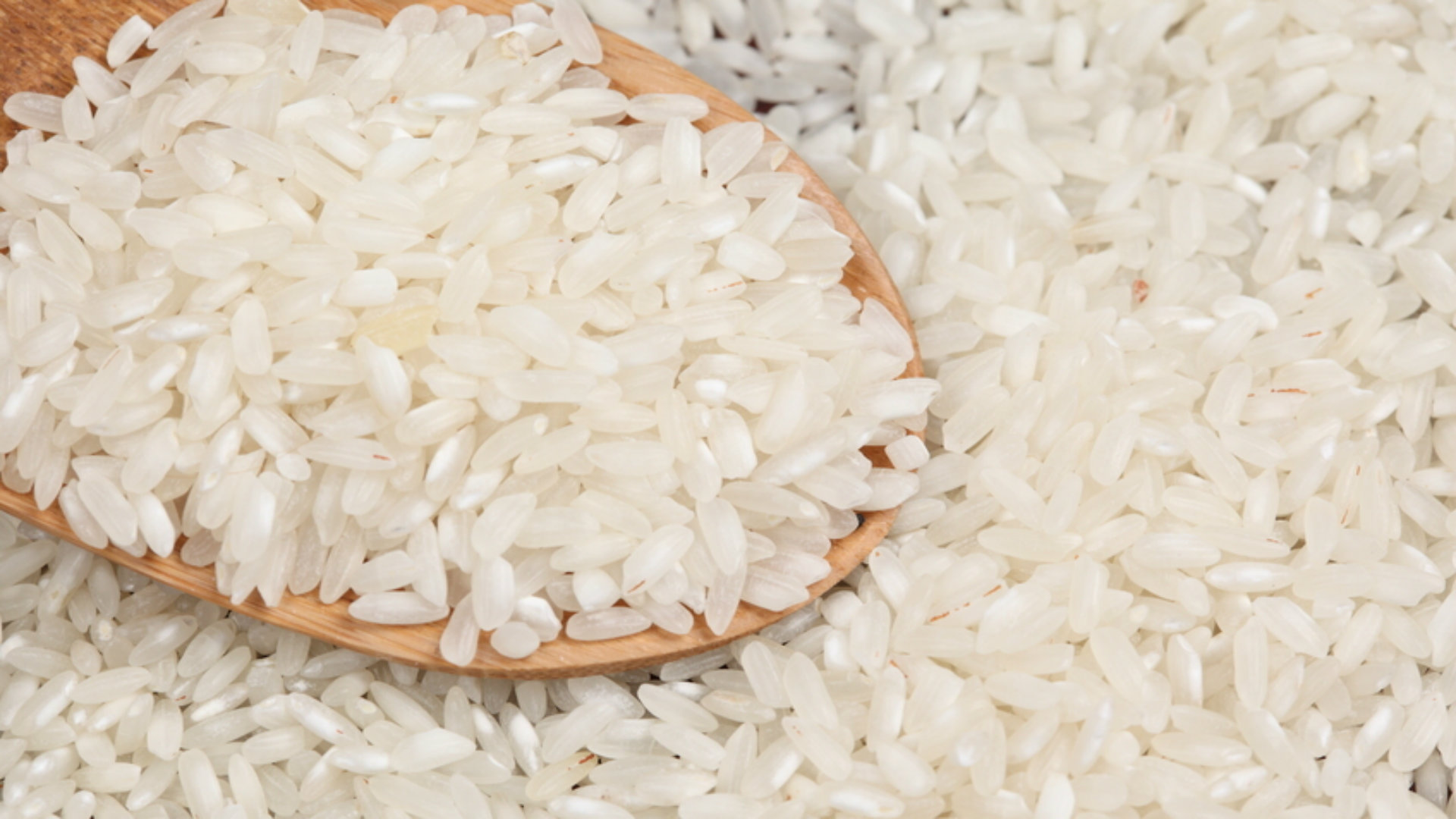 No se recomienda cocinar el arroz en el microondas