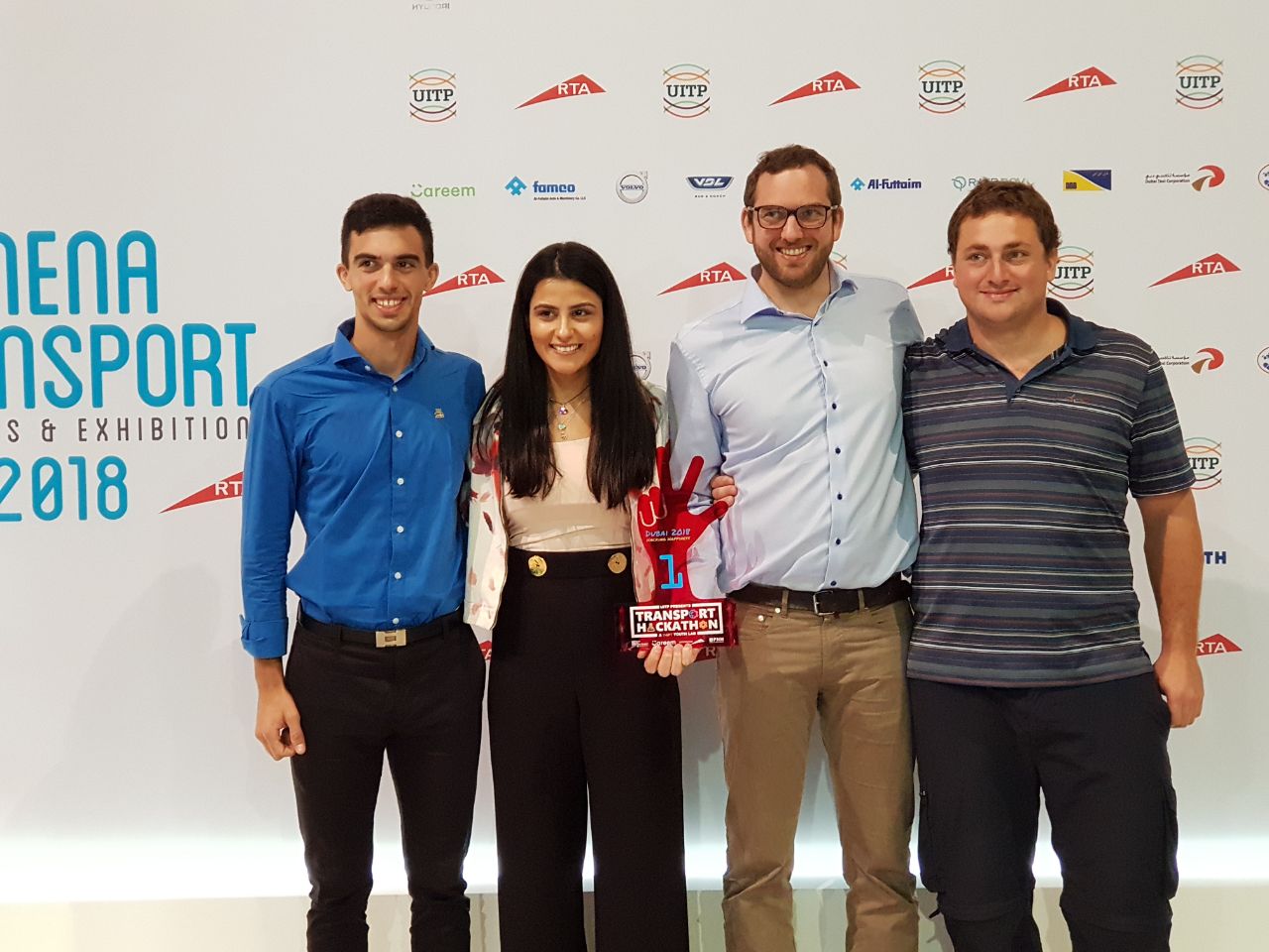 Parte del equipo de Inventu cuando ganó el 1er y 2do premio a la innovación en Dubai