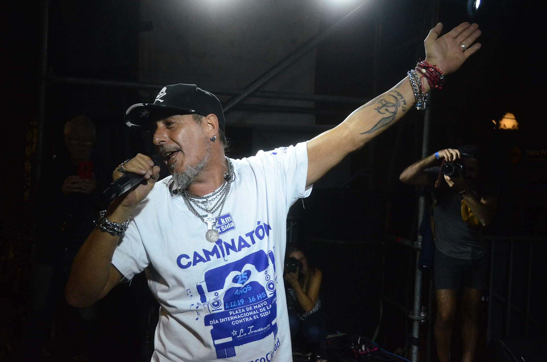 Con la presencia de bandas de rock, el Caminatón se divide en dos tandas. En la primera contó con la presencia de las bandas: Buena Vida Rock, Silencio Jardín, Sangre Rockera, Mamá Chabela, Jinete Lendrix, Andando Descalzo, Ojos Locos, Parientes, DJ Alejandro Pont Lezica